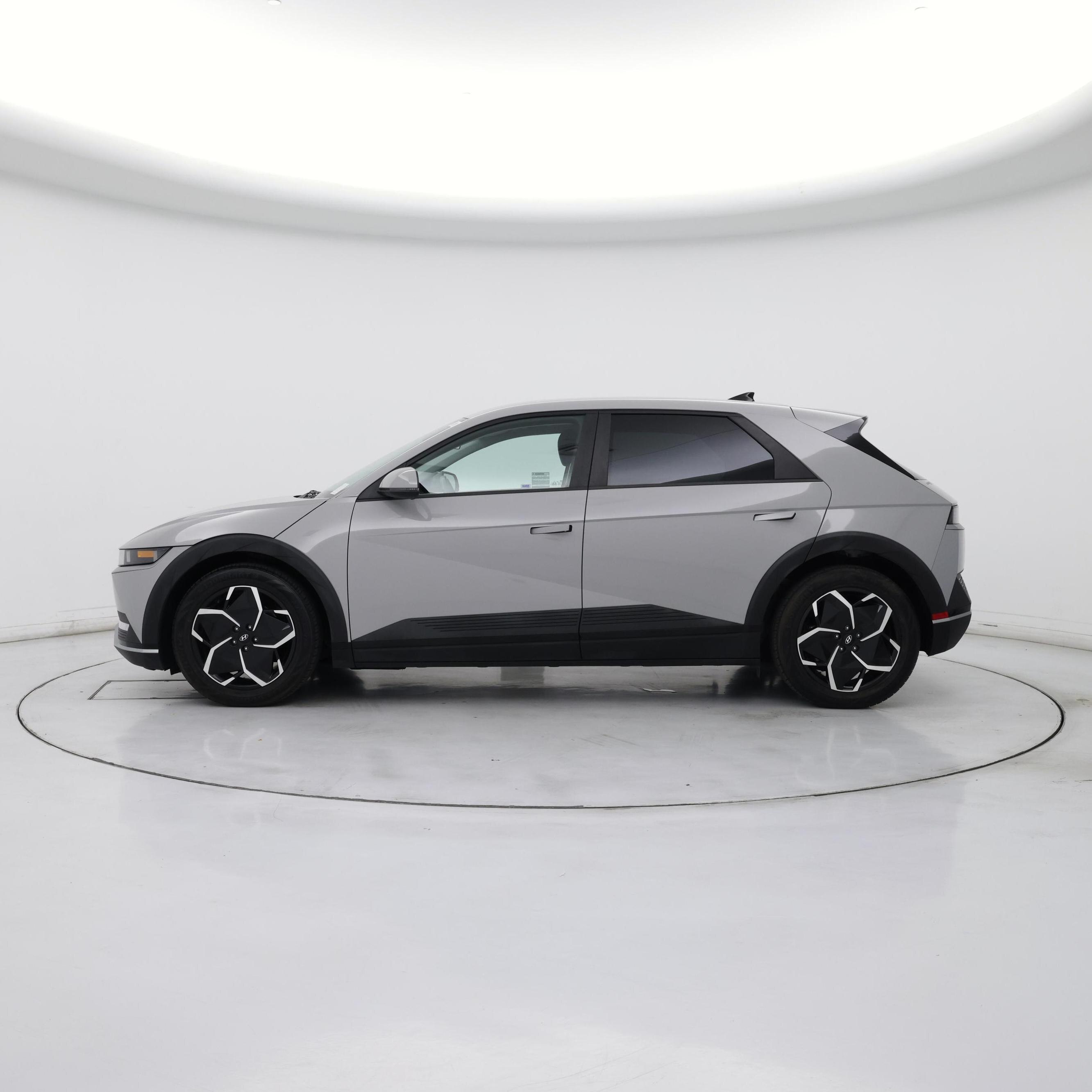 Thumbnail: 2023 Hyundai Ioniq 5 - 3