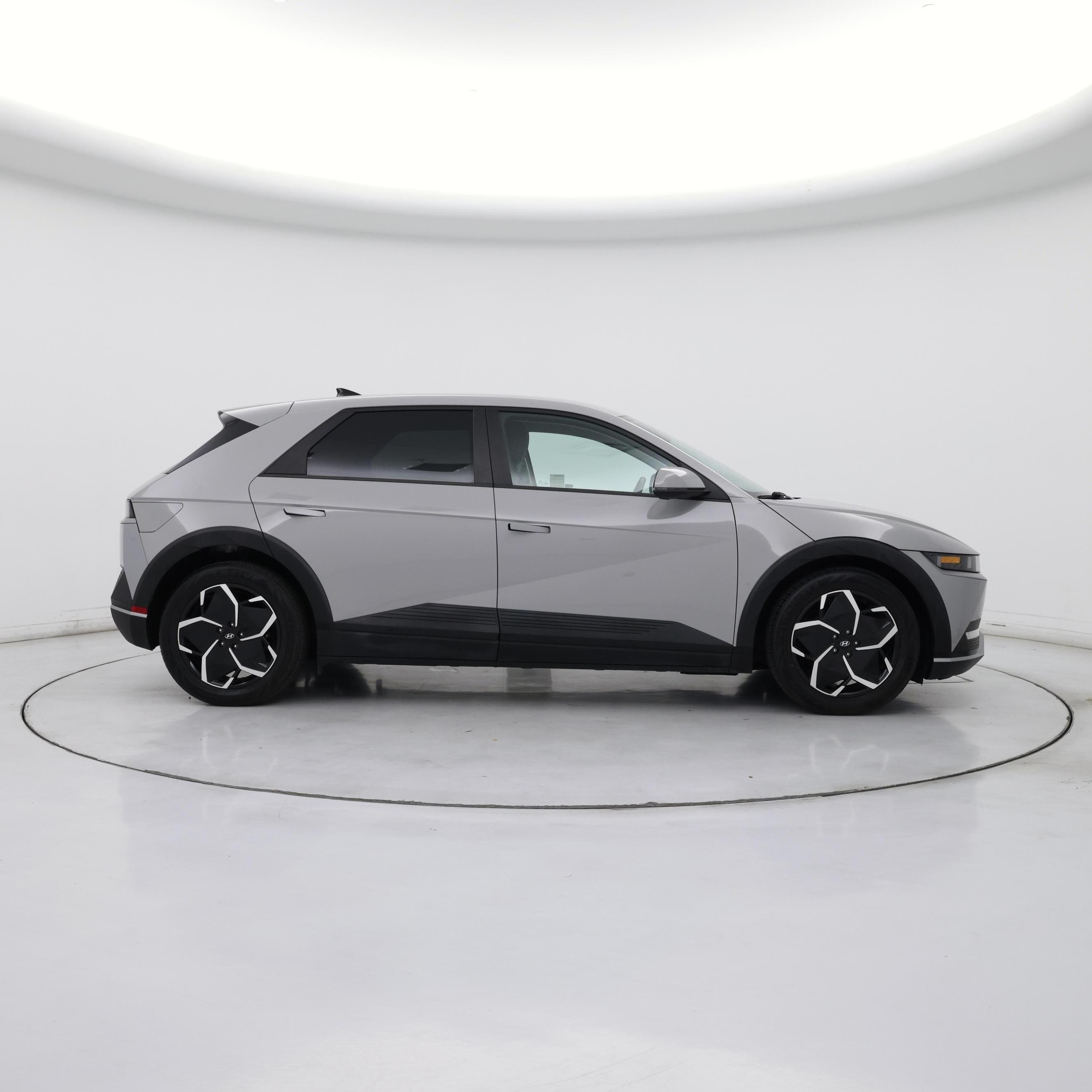 Thumbnail: 2023 Hyundai Ioniq 5 - 7