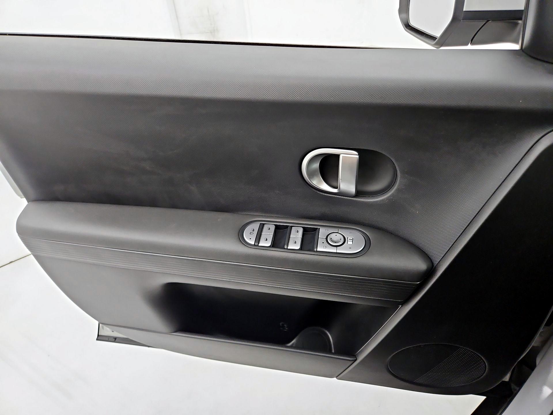 Thumbnail: 2024 Hyundai Ioniq 5 - 12