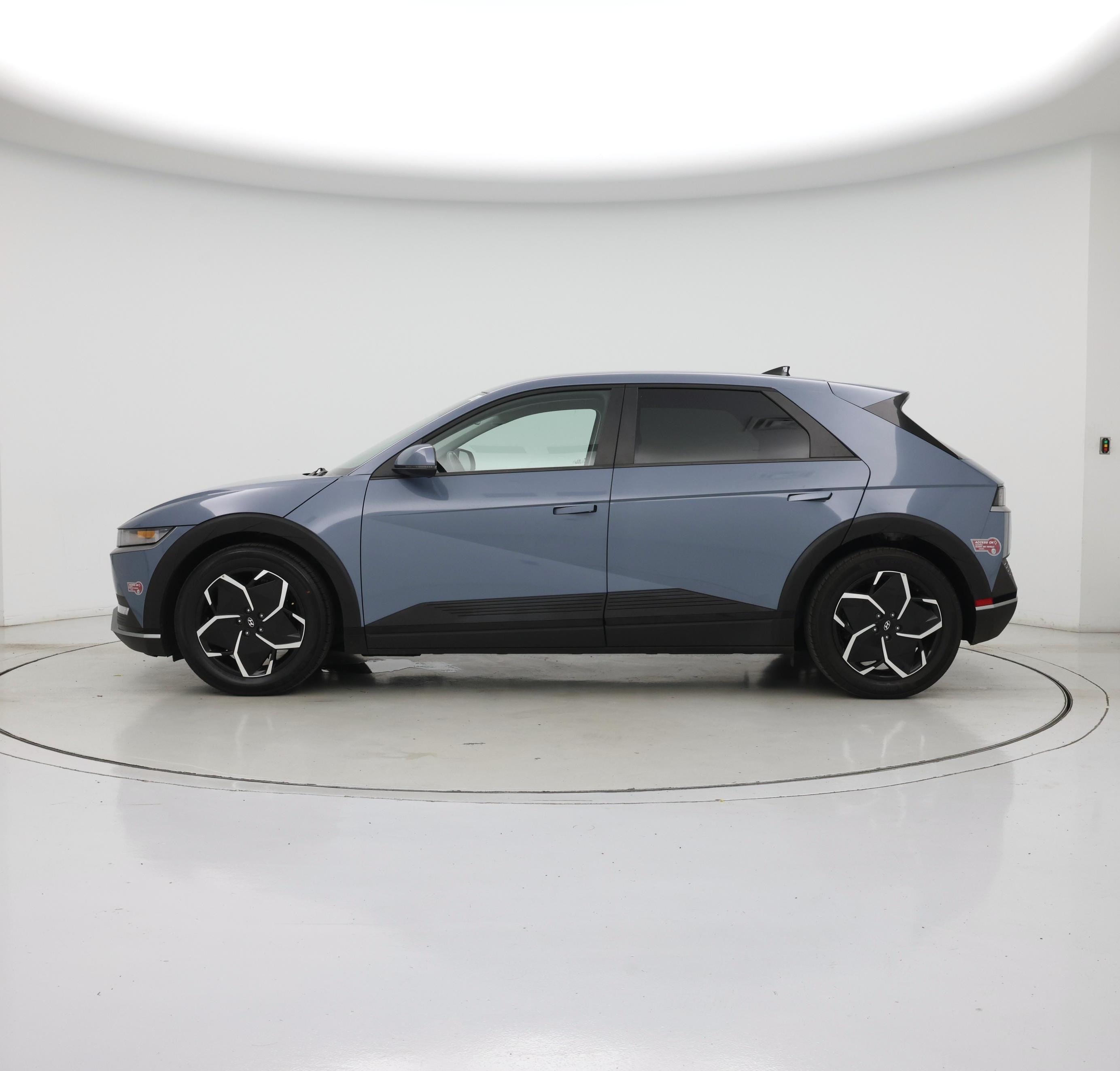 Thumbnail: 2024 Hyundai Ioniq 5 - 3
