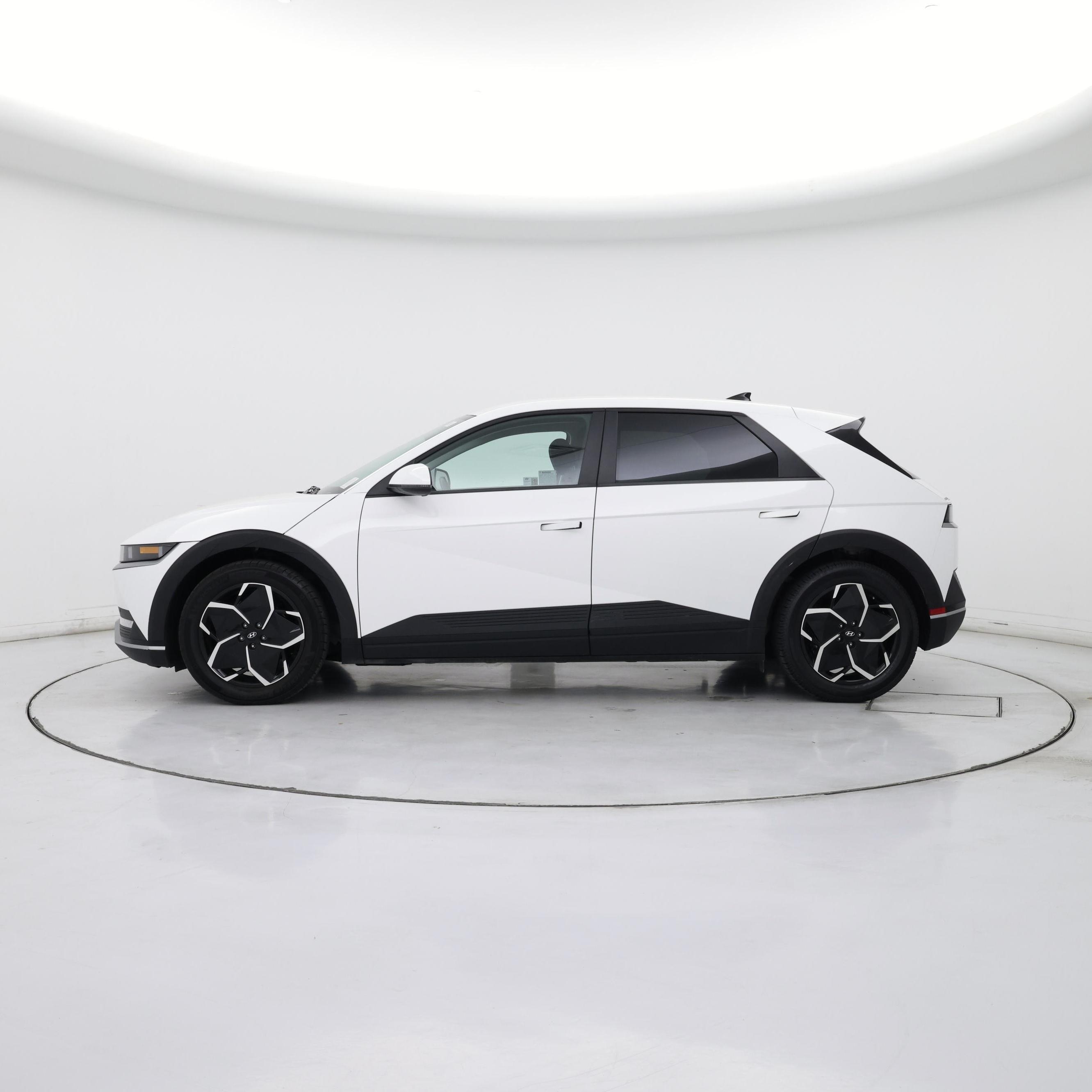 Thumbnail: 2024 Hyundai Ioniq 5 - 3