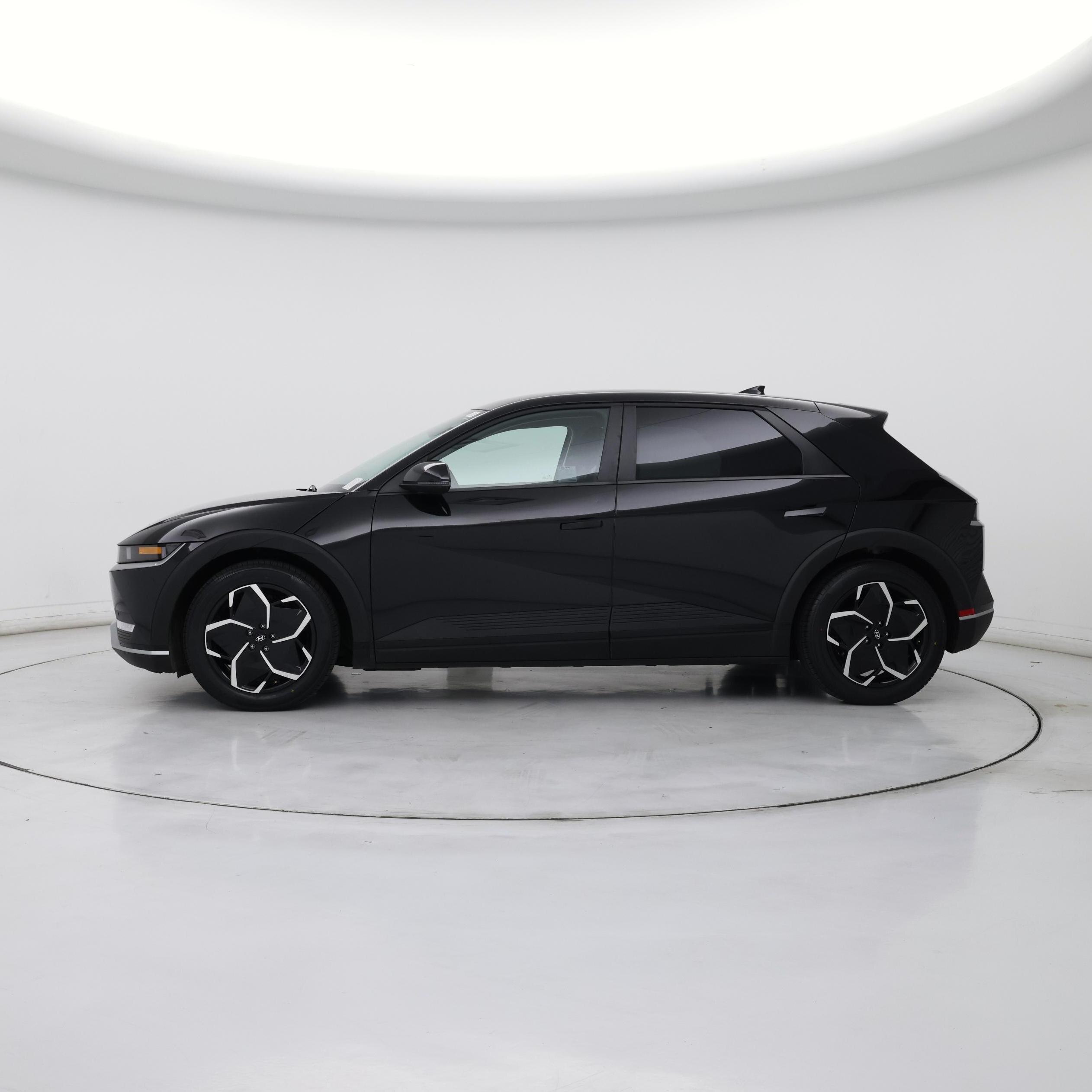 Thumbnail: 2024 Hyundai Ioniq 5 - 3