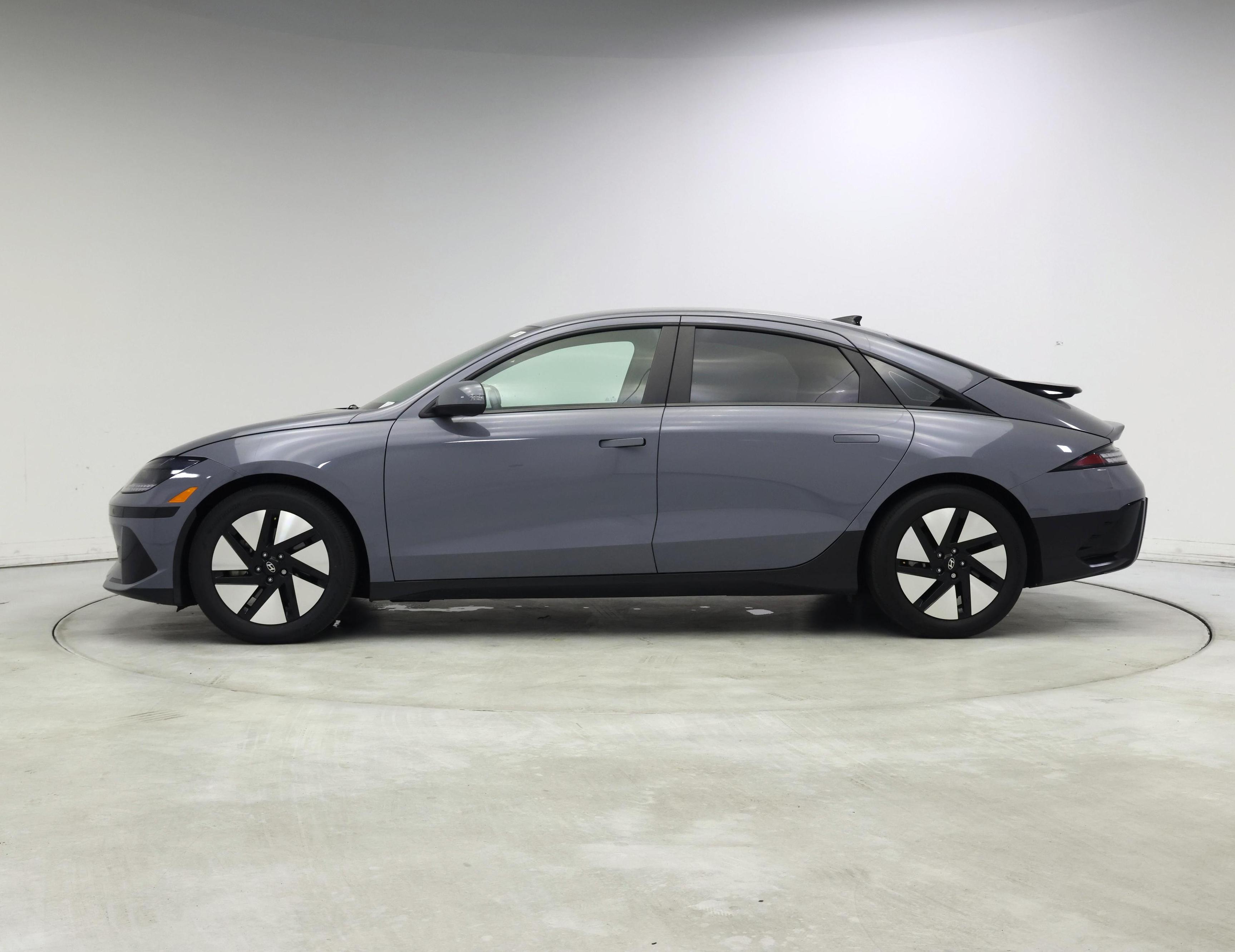 Thumbnail: 2024 Hyundai Ioniq 6 - 3