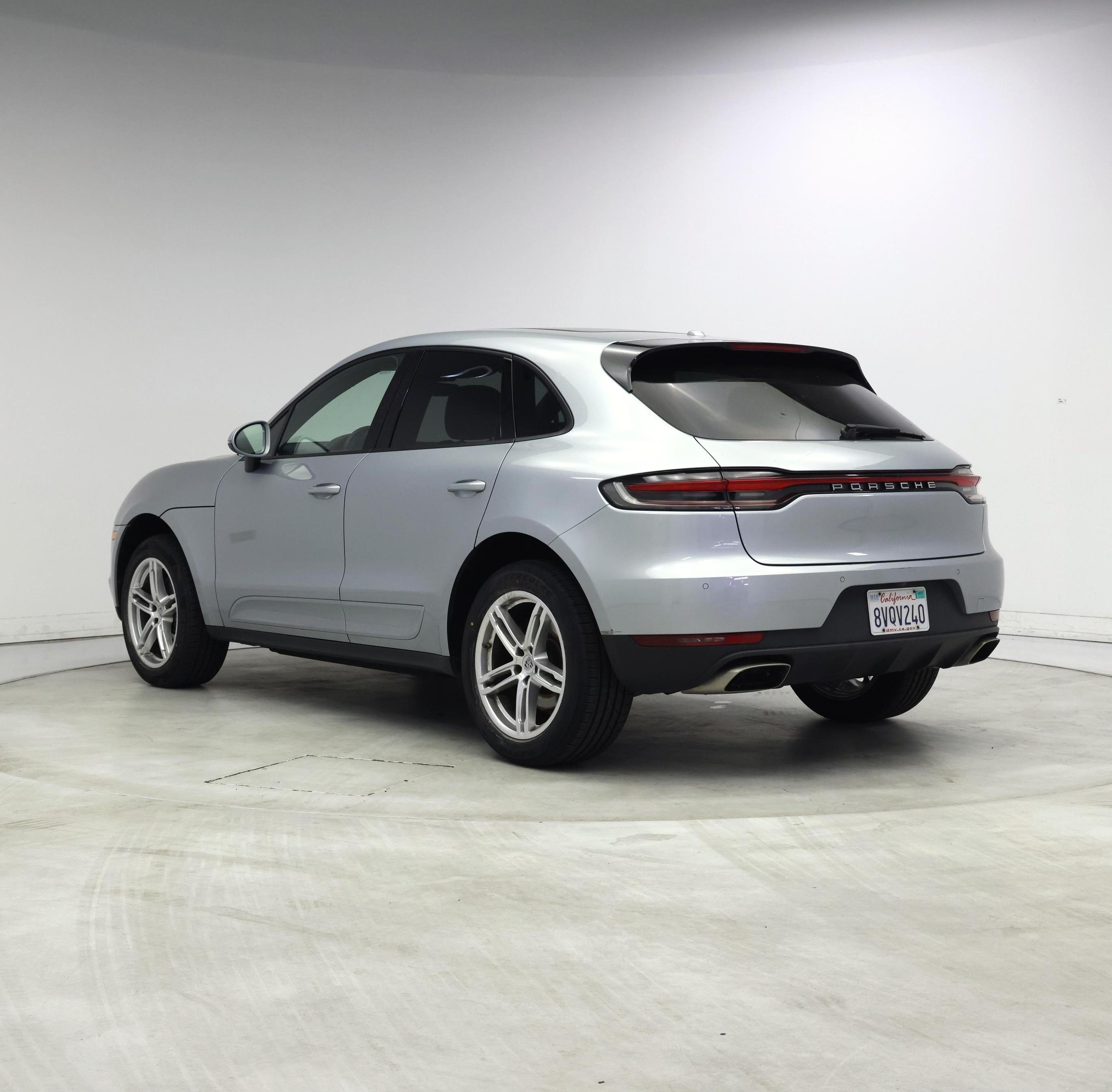 Thumbnail: 2021 Porsche Macan - 2