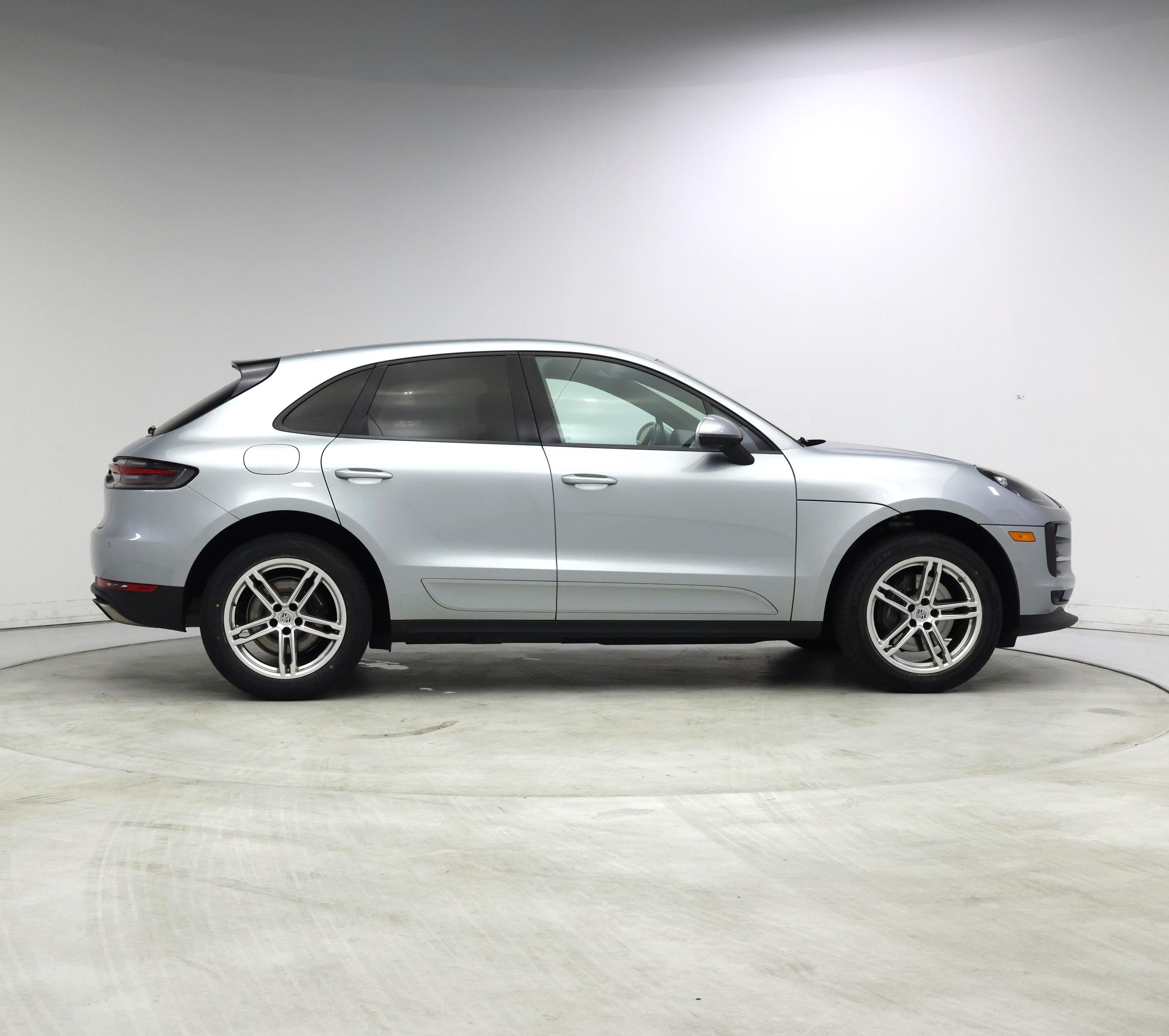 Thumbnail: 2021 Porsche Macan - 7