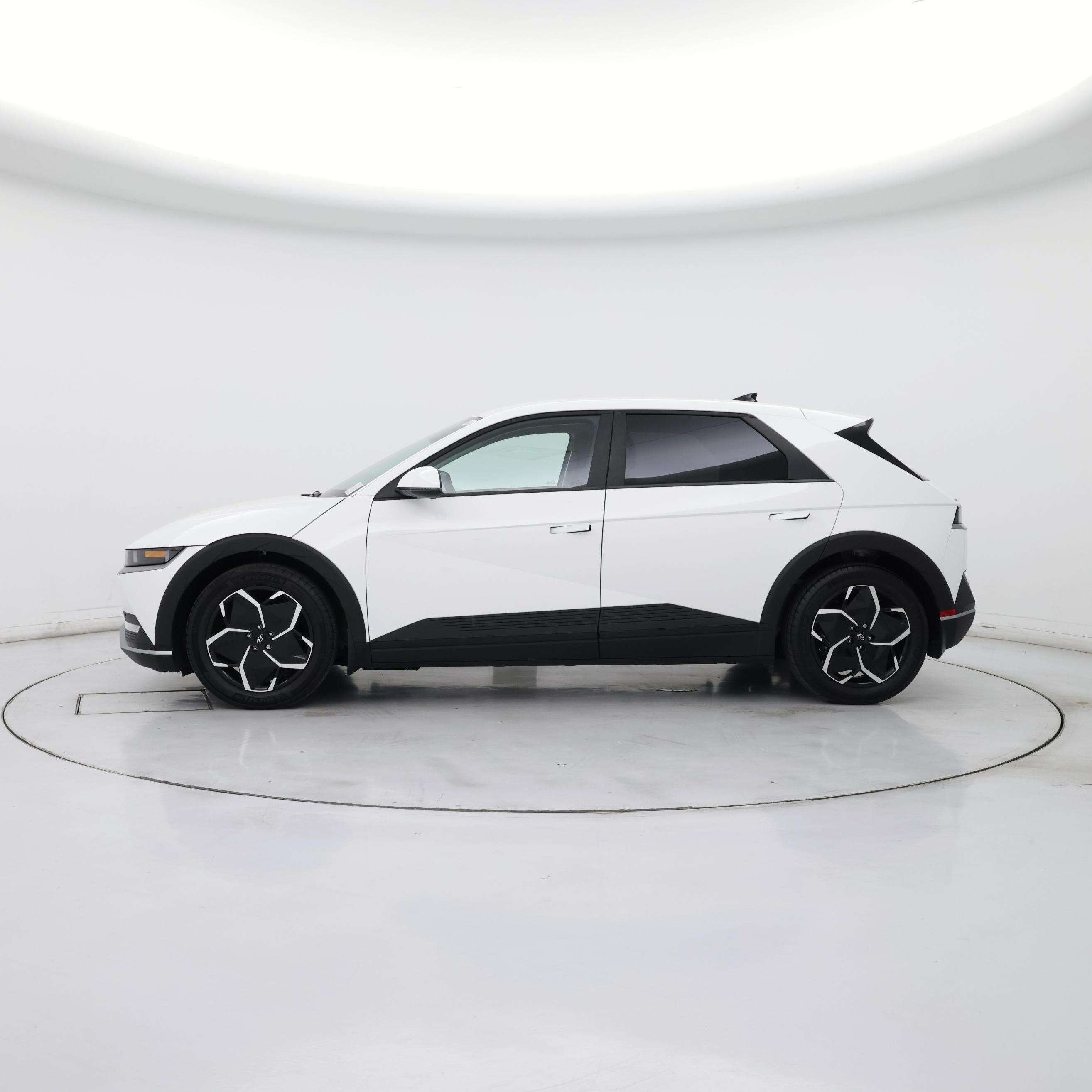 Thumbnail: 2024 Hyundai Ioniq 5 - 3