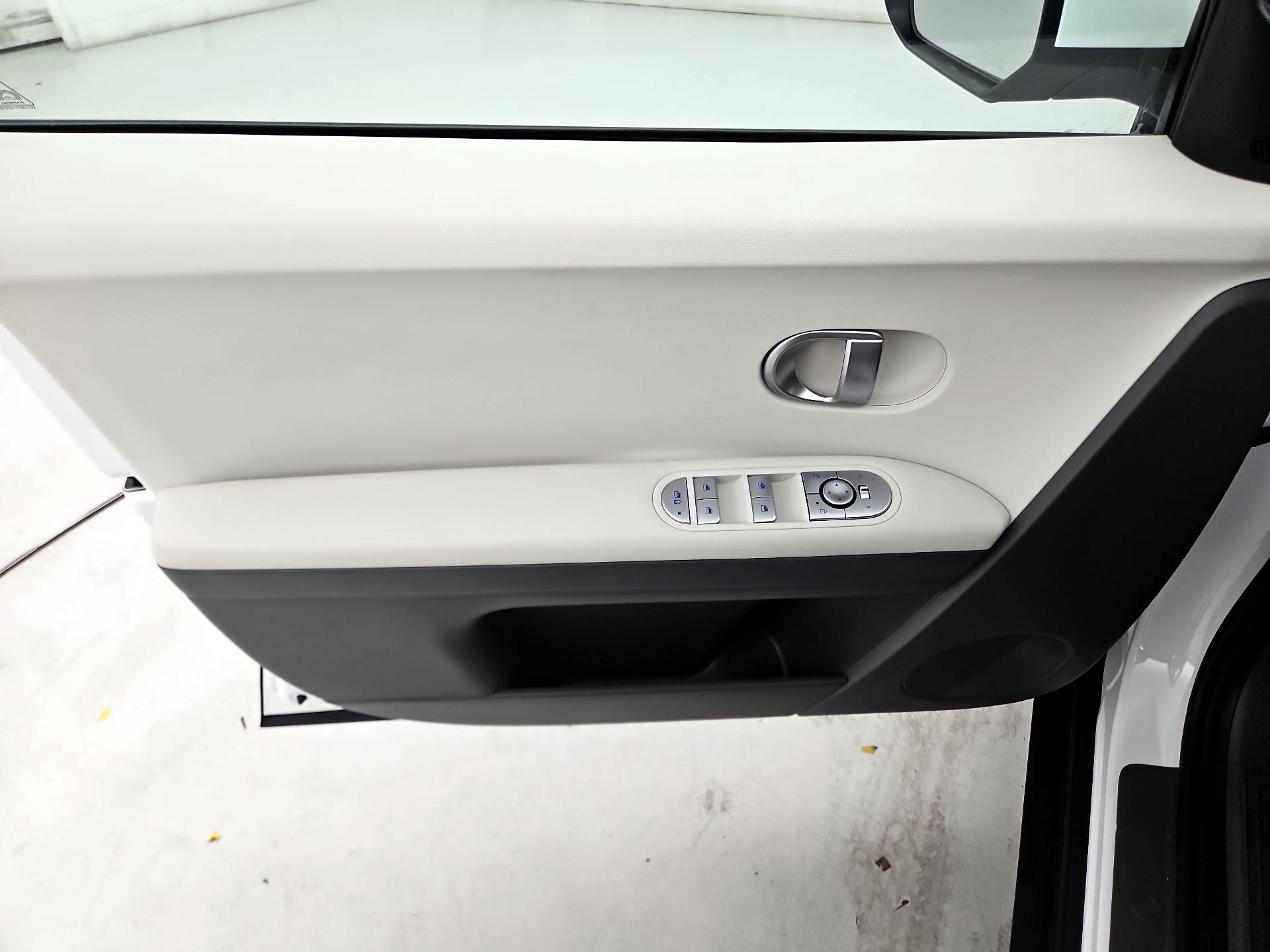 Thumbnail: 2024 Hyundai Ioniq 5 - 12