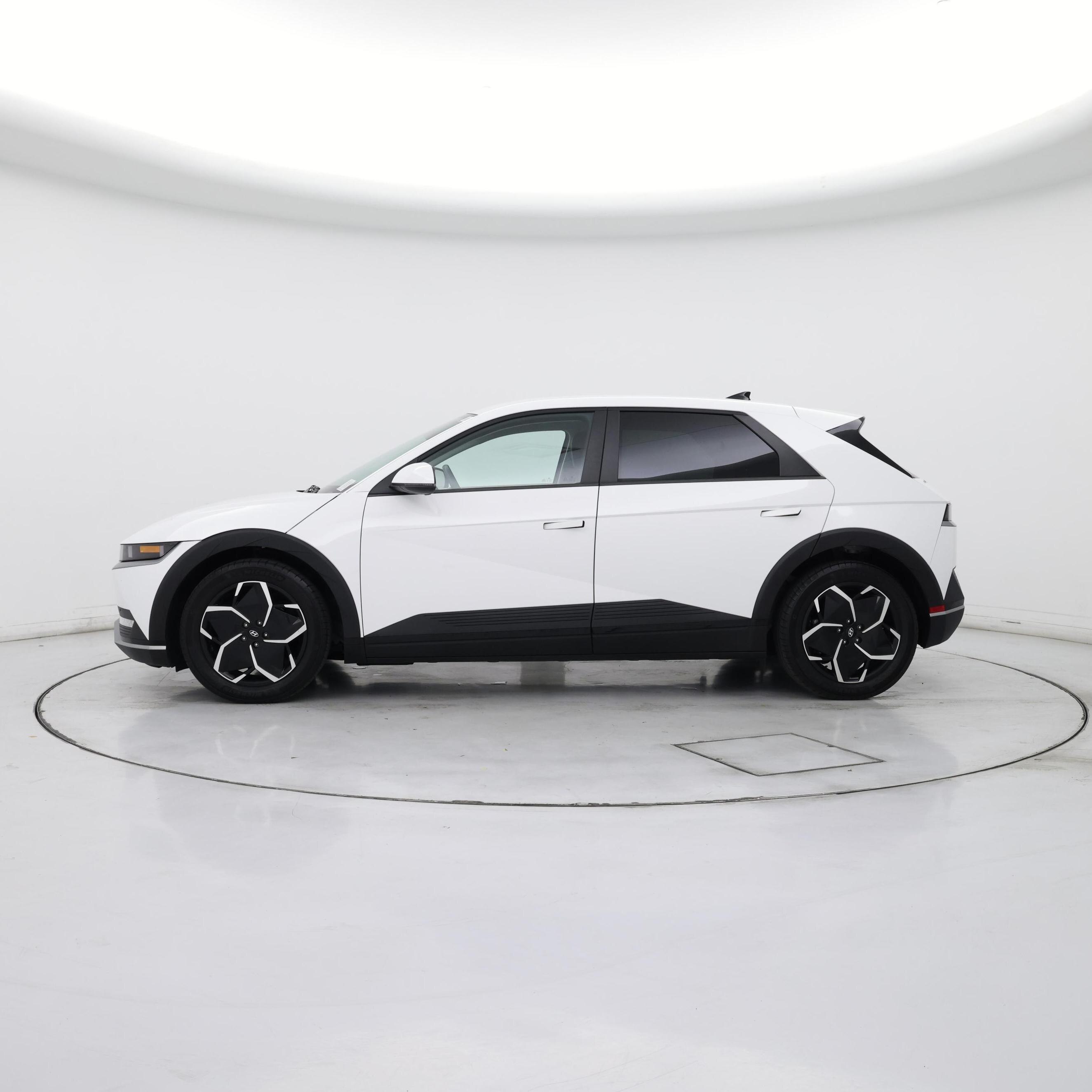 Thumbnail: 2024 Hyundai Ioniq 5 - 3