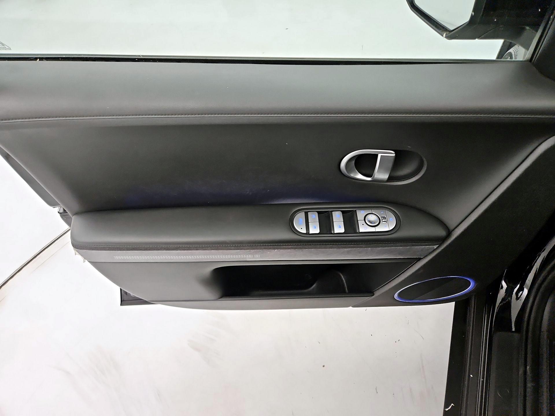 Thumbnail: 2023 Hyundai Ioniq 5 - 12