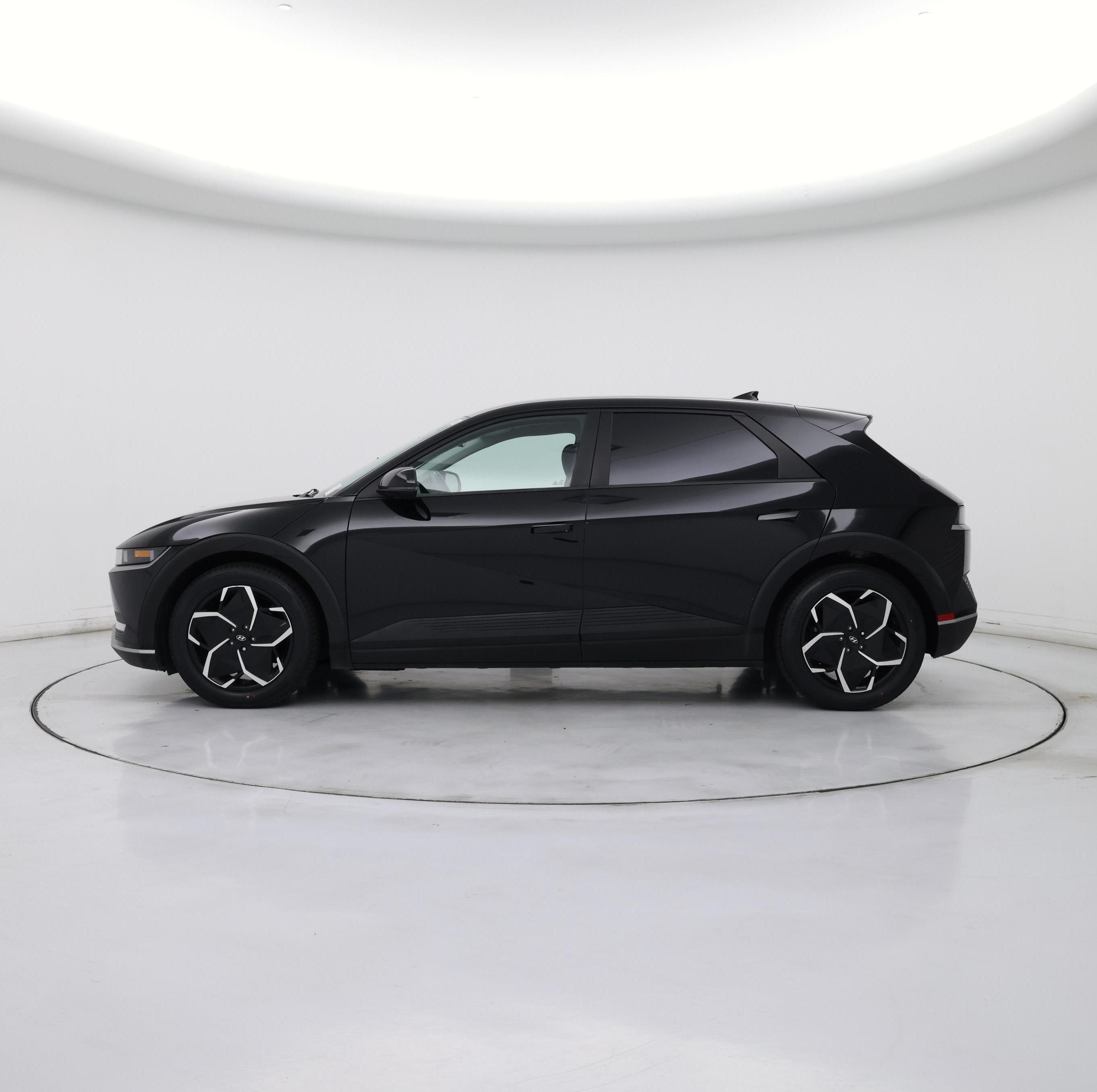 Thumbnail: 2023 Hyundai Ioniq 5 - 3