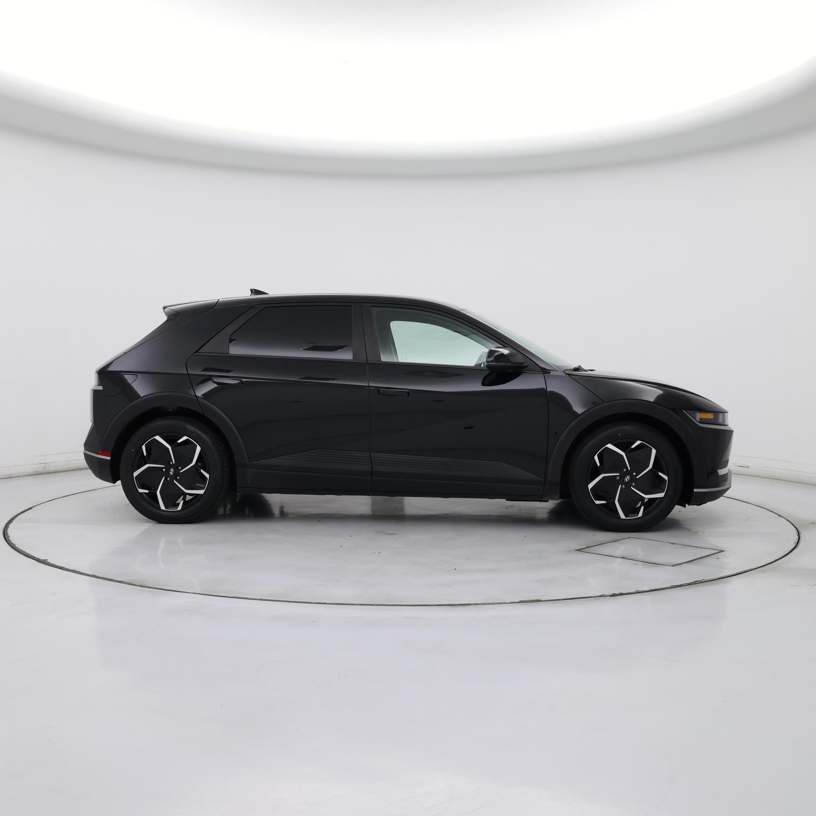 Thumbnail: 2023 Hyundai Ioniq 5 - 7