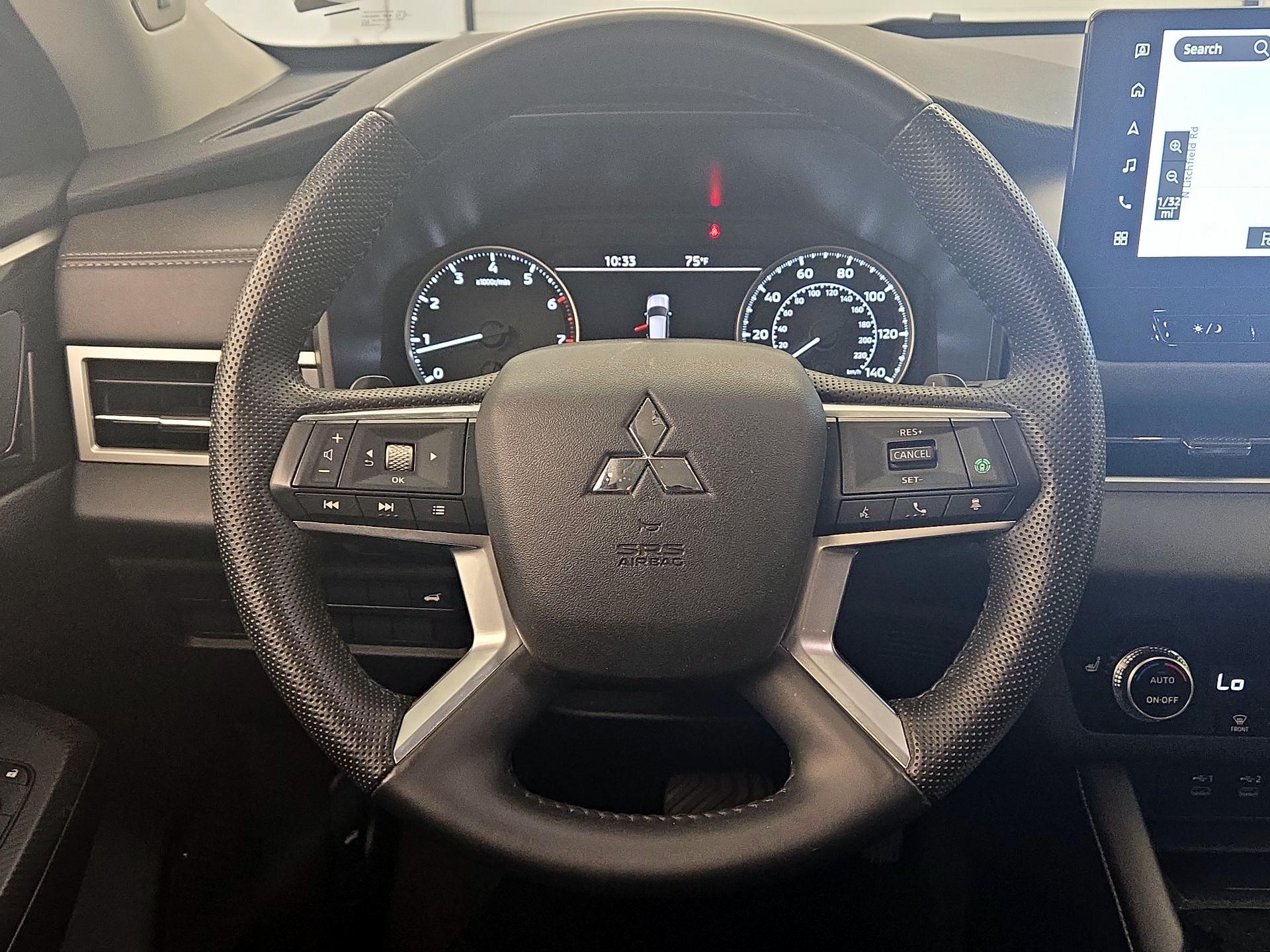 Thumbnail: 2025 Mitsubishi Outlander - 10