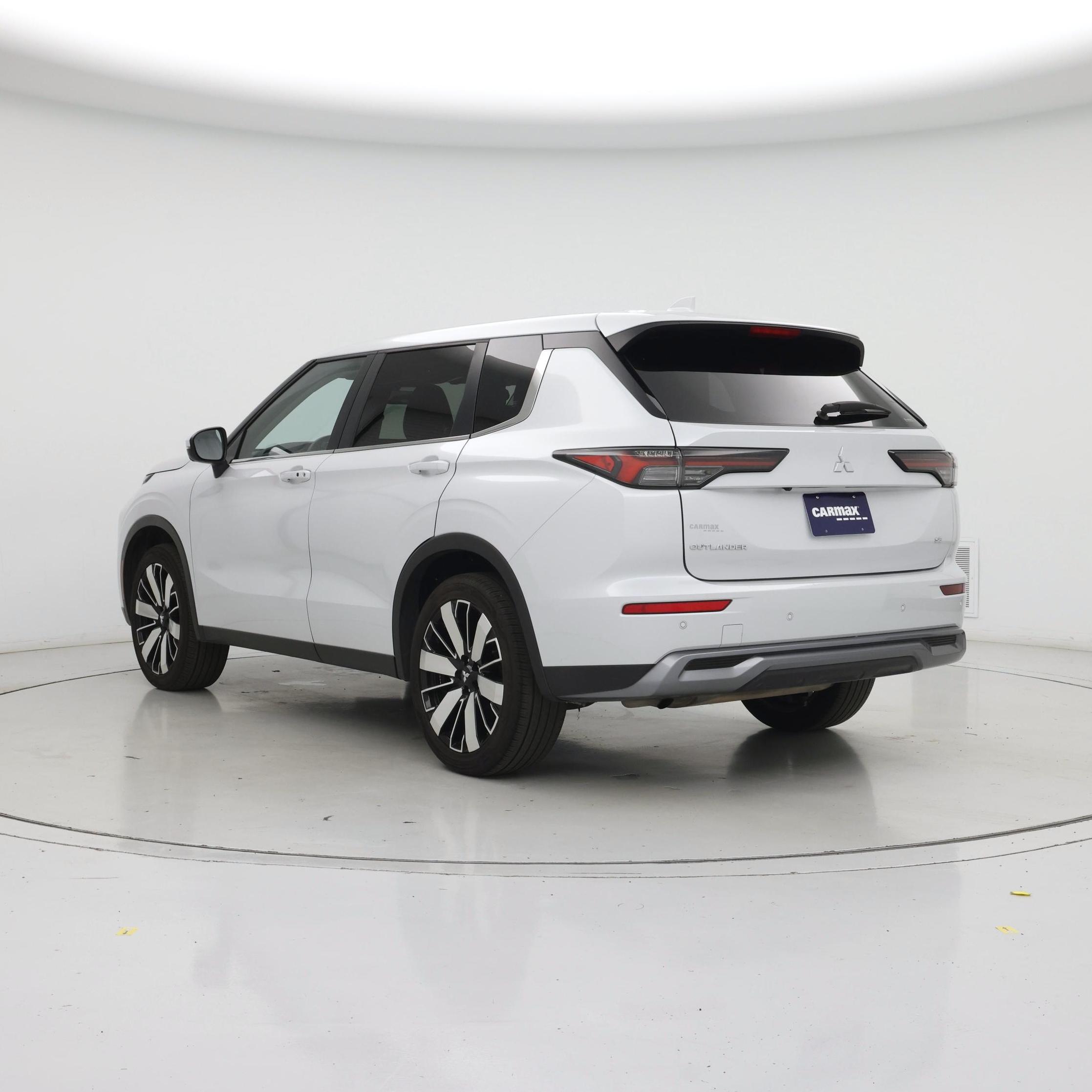Thumbnail: 2025 Mitsubishi Outlander - 2