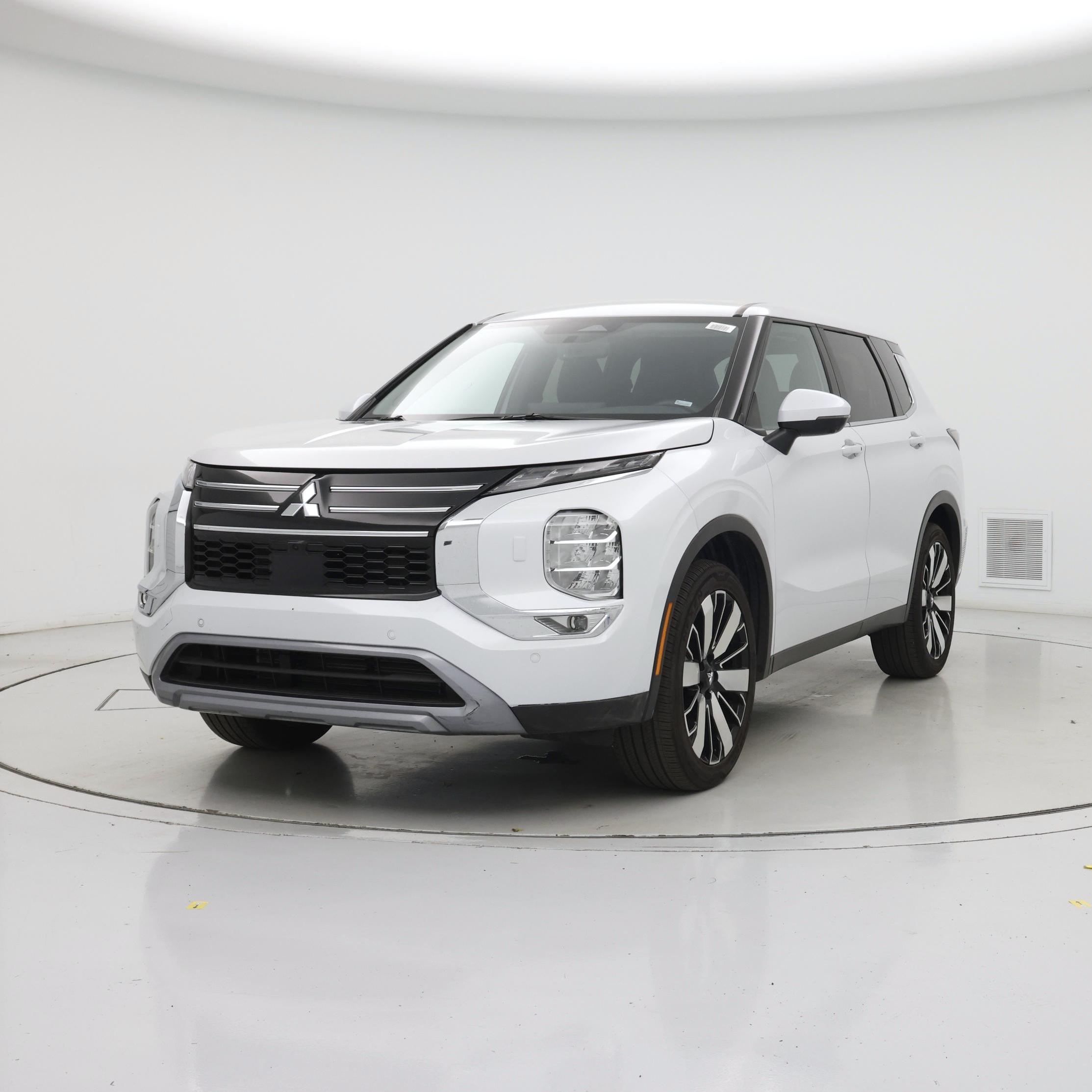 Thumbnail: 2025 Mitsubishi Outlander - 4