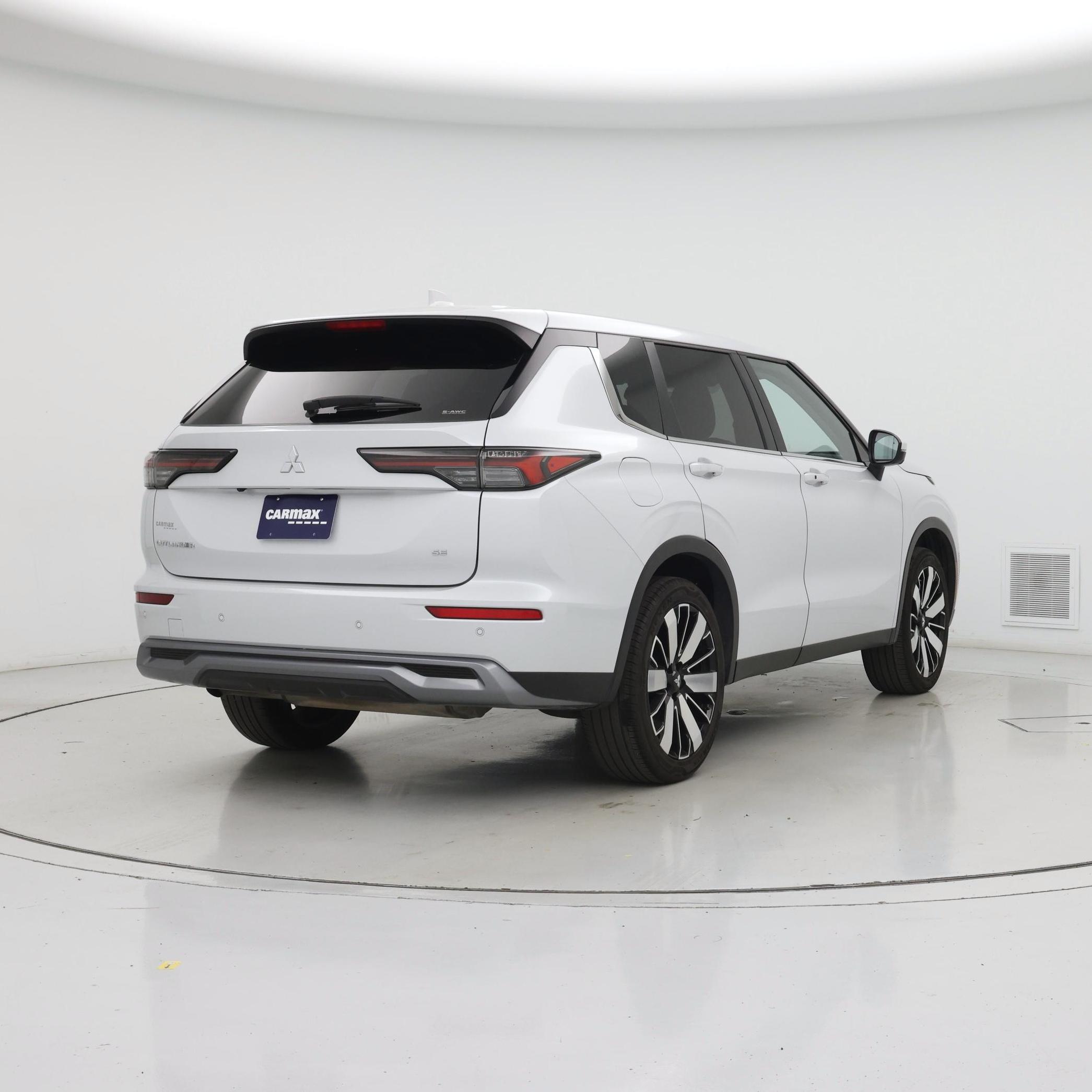 Thumbnail: 2025 Mitsubishi Outlander - 8