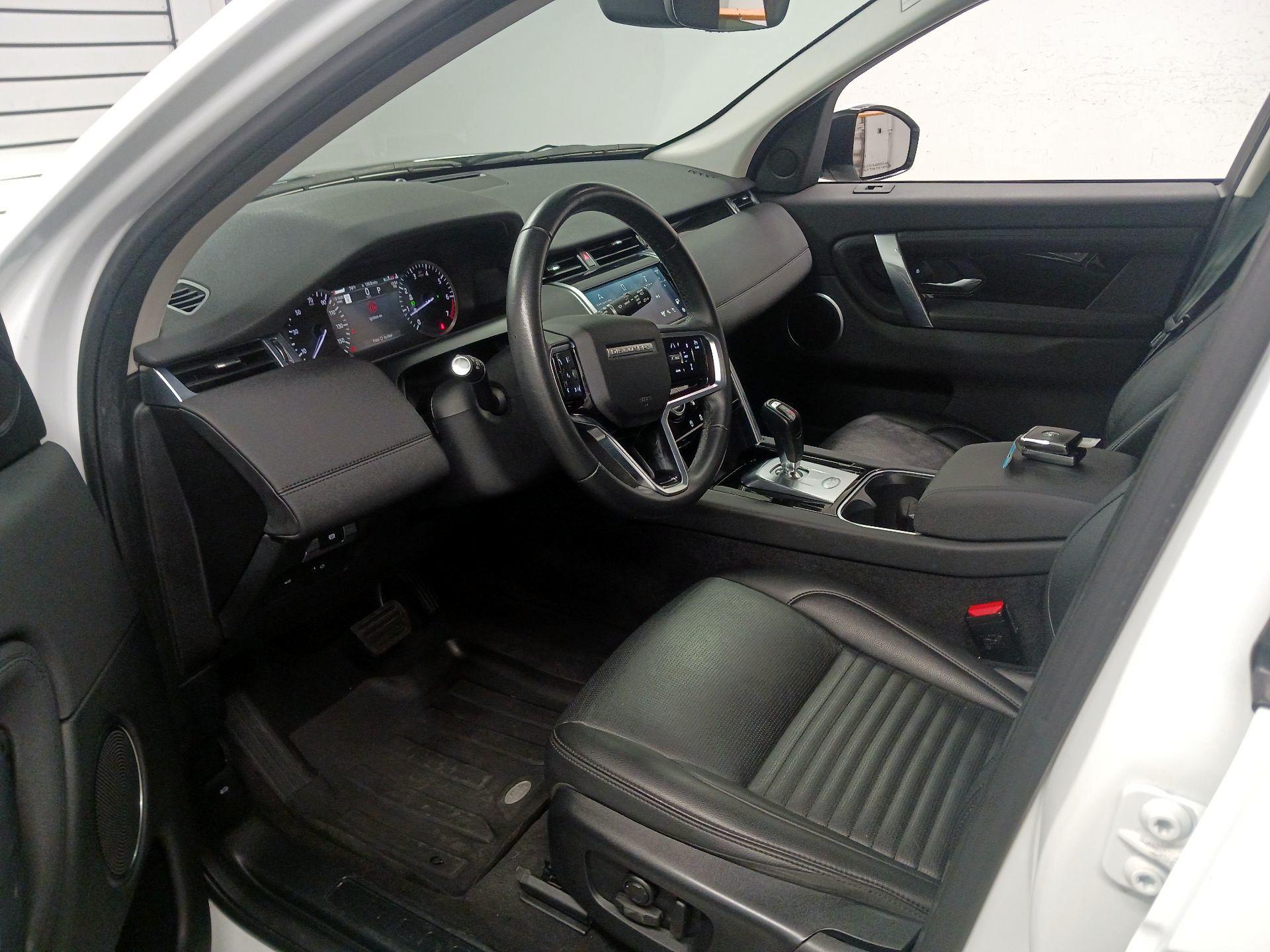 Thumbnail: 2023 Land Rover Discovery Sport - 9
