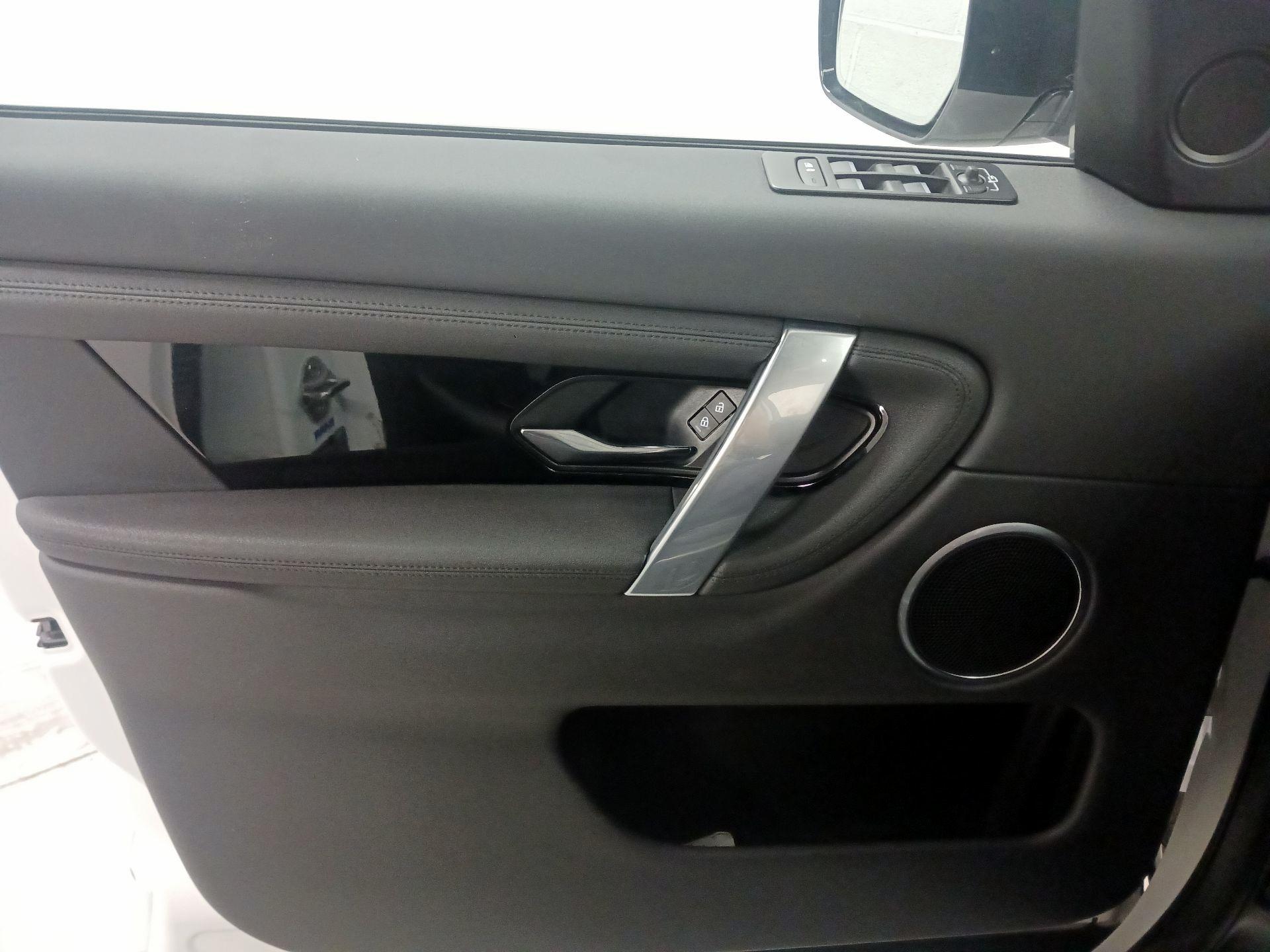 Thumbnail: 2023 Land Rover Discovery Sport - 10