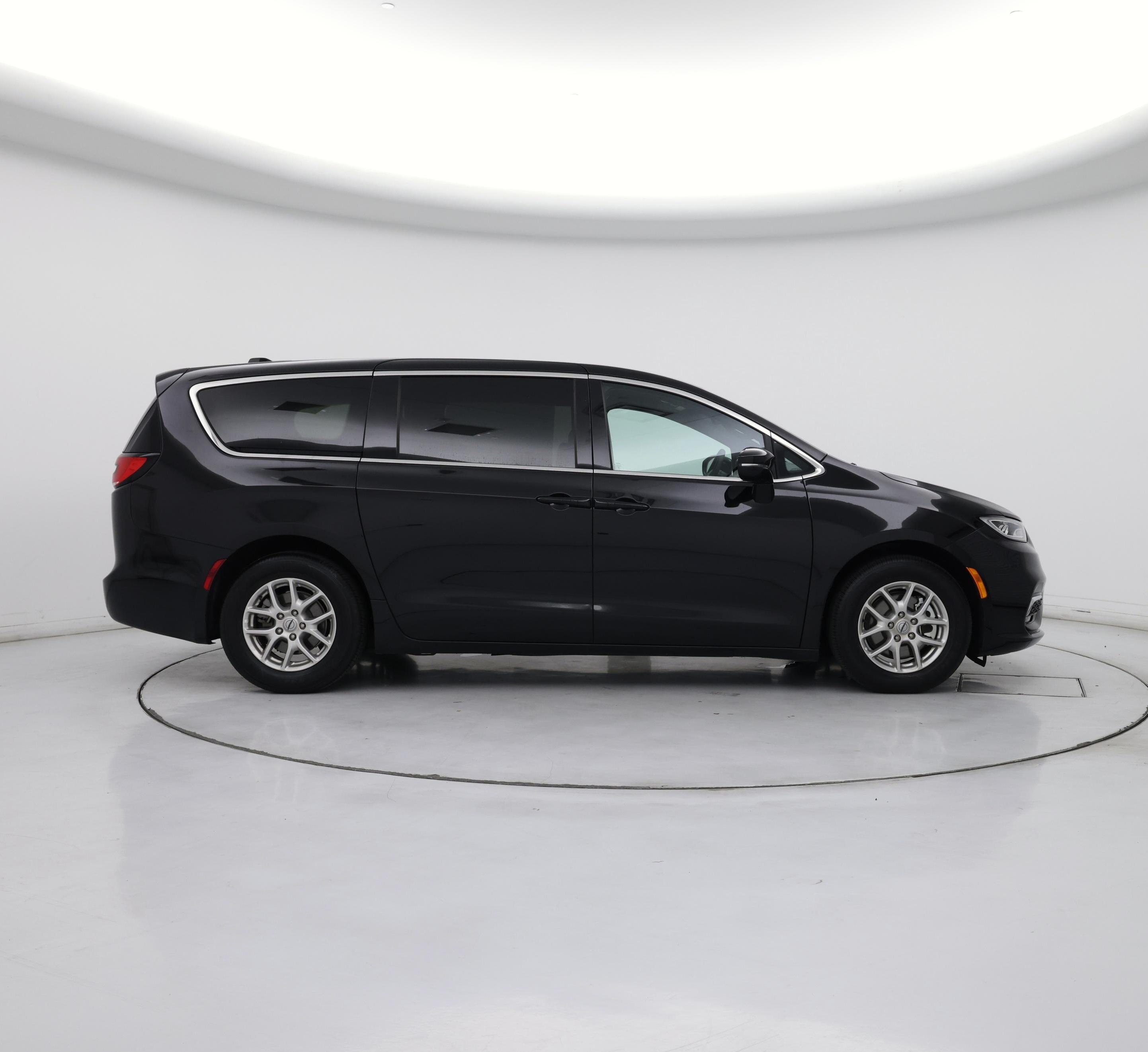 Thumbnail: 2025 Chrysler Pacifica - 7