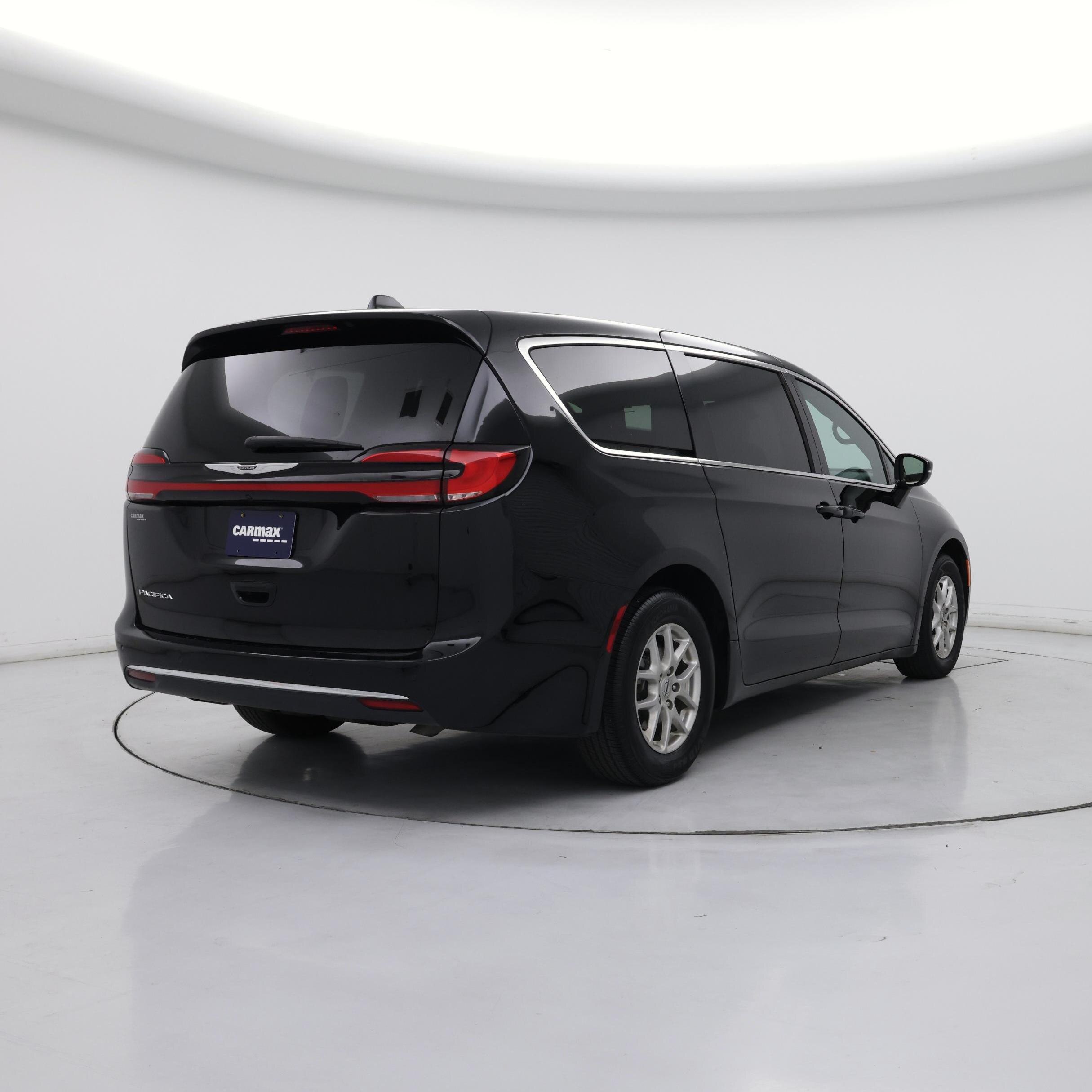 Thumbnail: 2025 Chrysler Pacifica - 8
