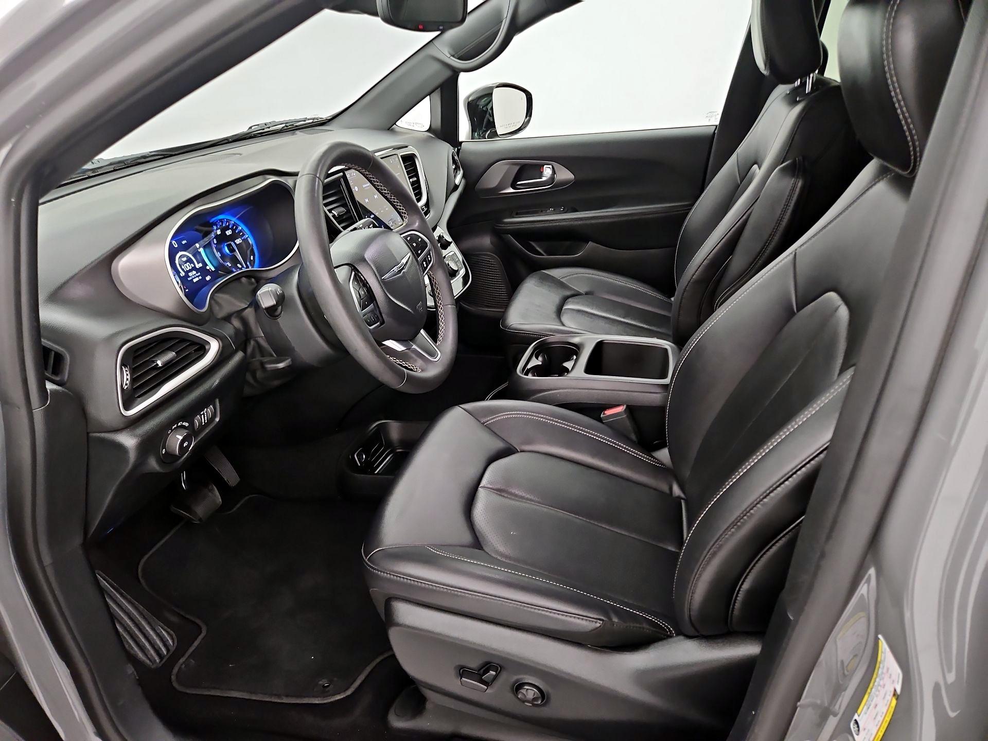 Thumbnail: 2025 Chrysler Pacifica - 11