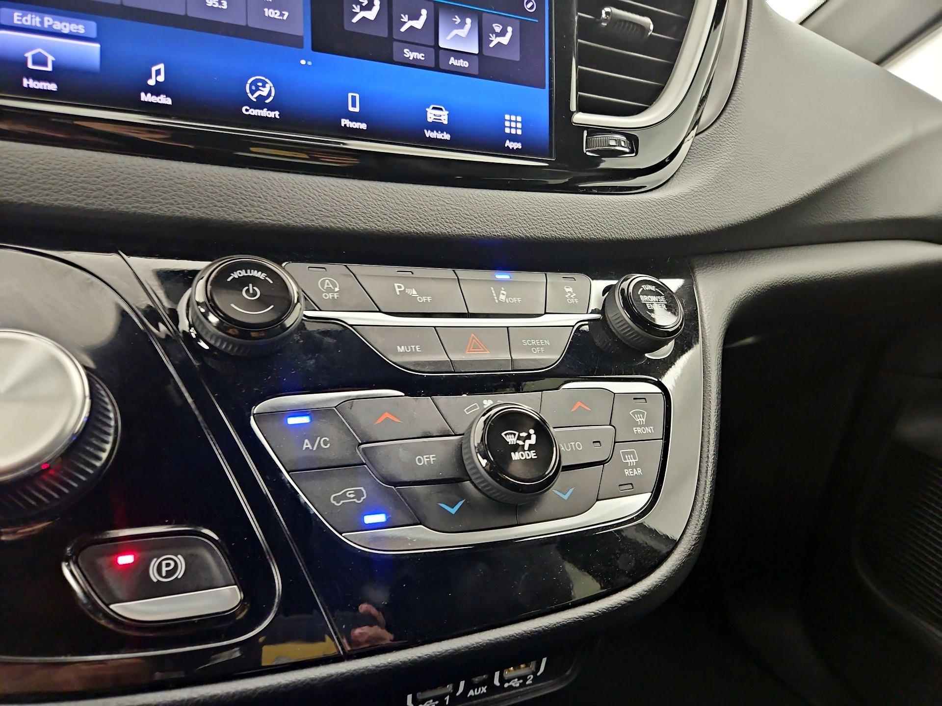 Thumbnail: 2025 Chrysler Pacifica - 16