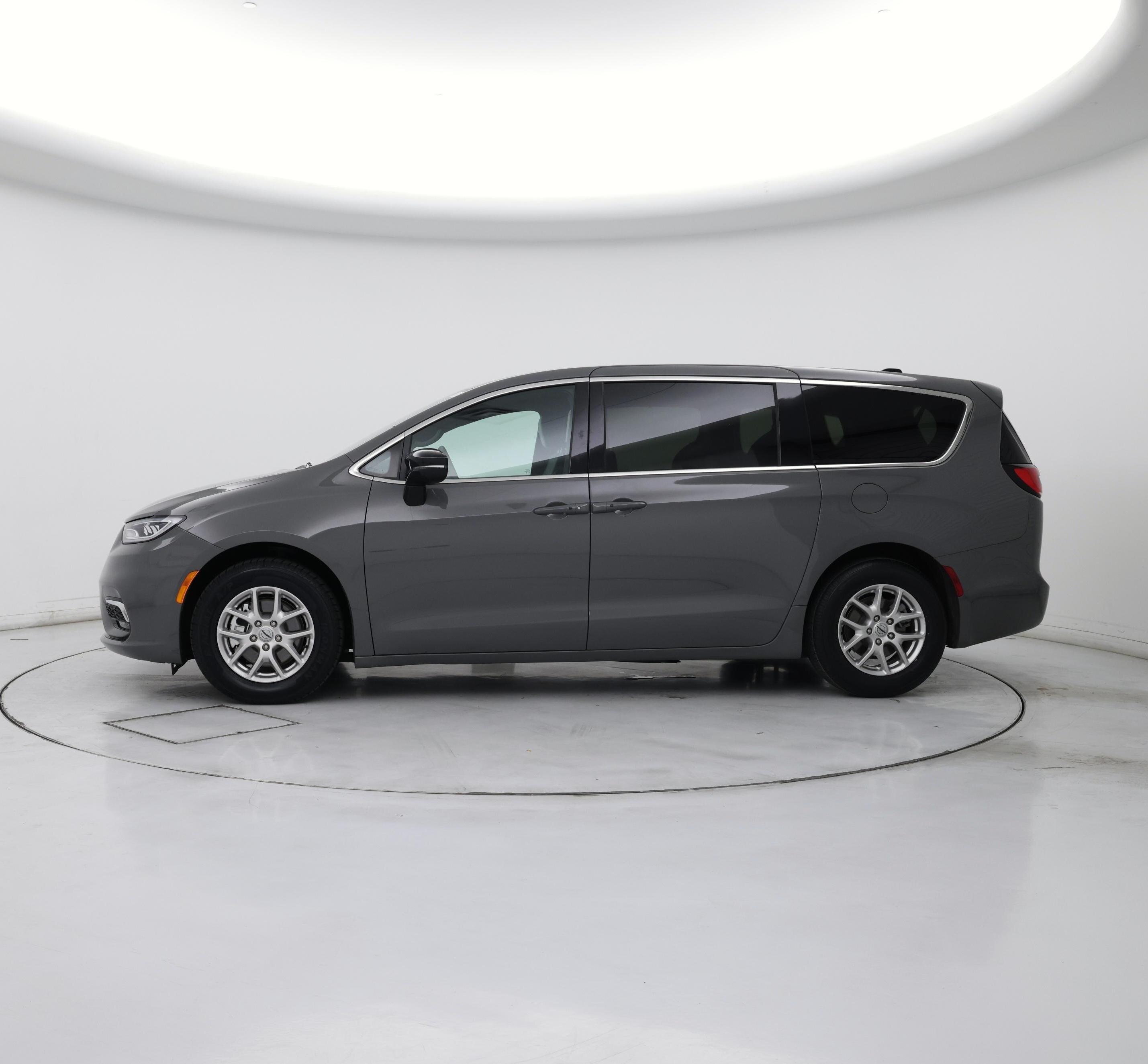 Thumbnail: 2025 Chrysler Pacifica - 3