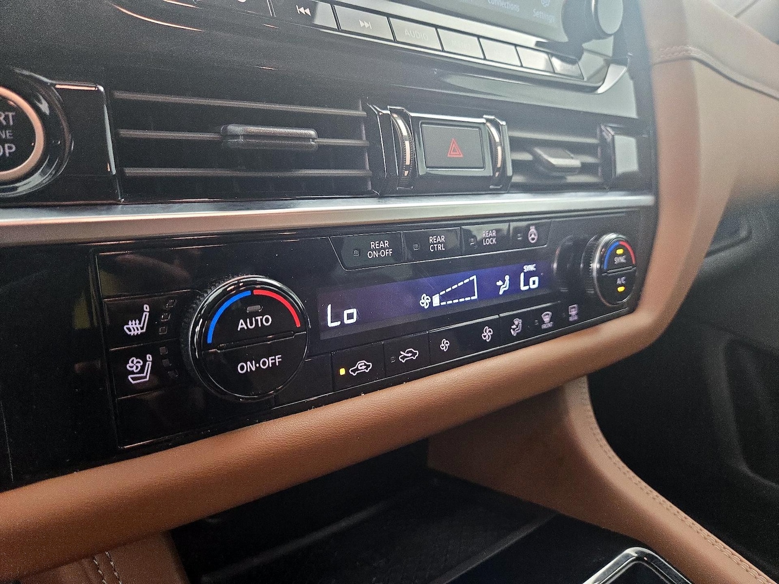 2023 Nissan Pathfinder Platinum - Photo 18
