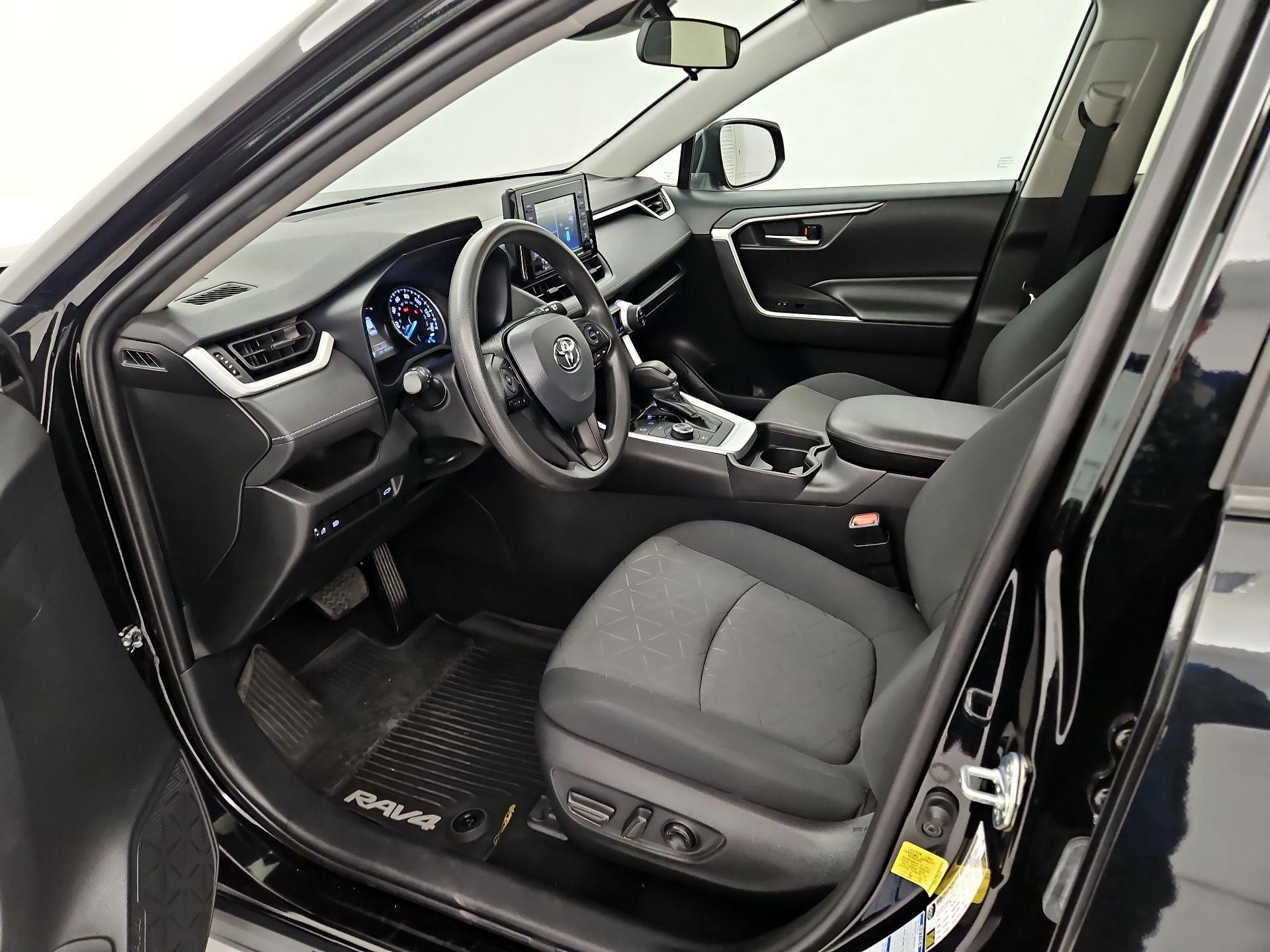 Thumbnail: 2021 Toyota RAV4 - 11