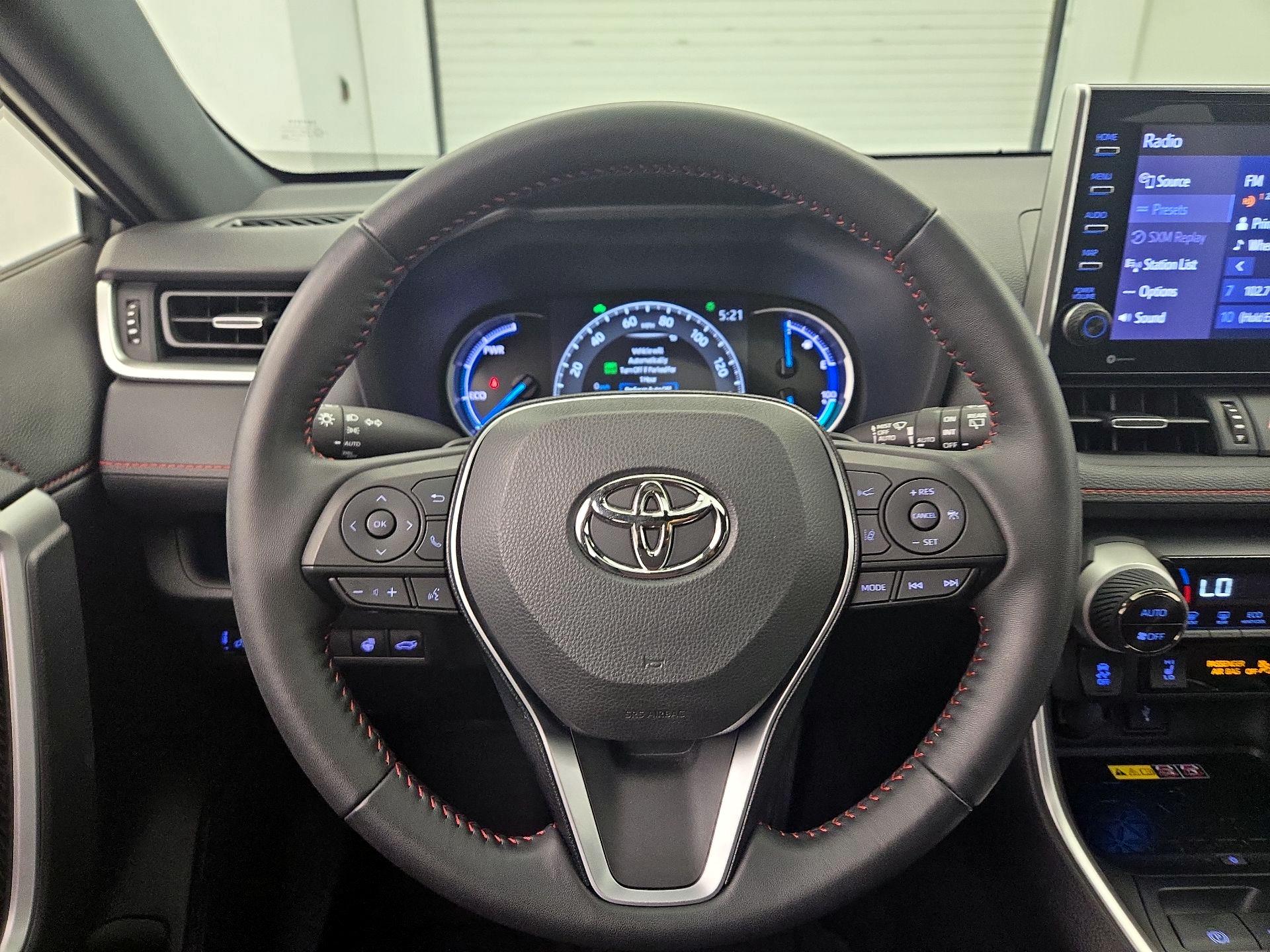 Thumbnail: 2022 Toyota RAV4 - 10