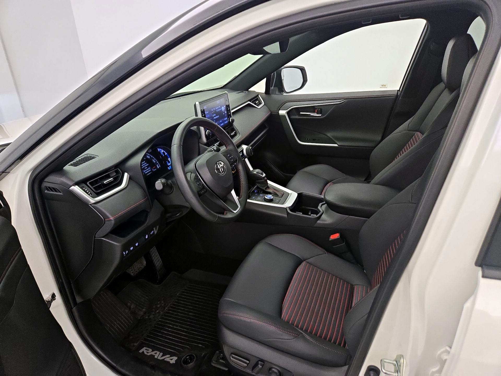 Thumbnail: 2022 Toyota RAV4 - 11