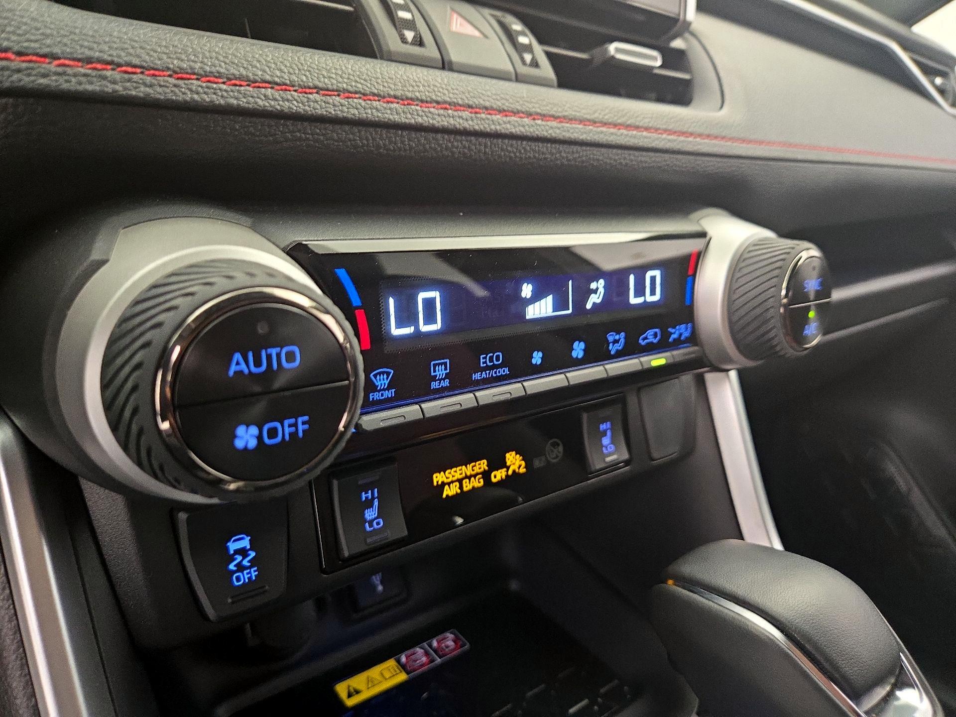 Thumbnail: 2022 Toyota RAV4 - 16