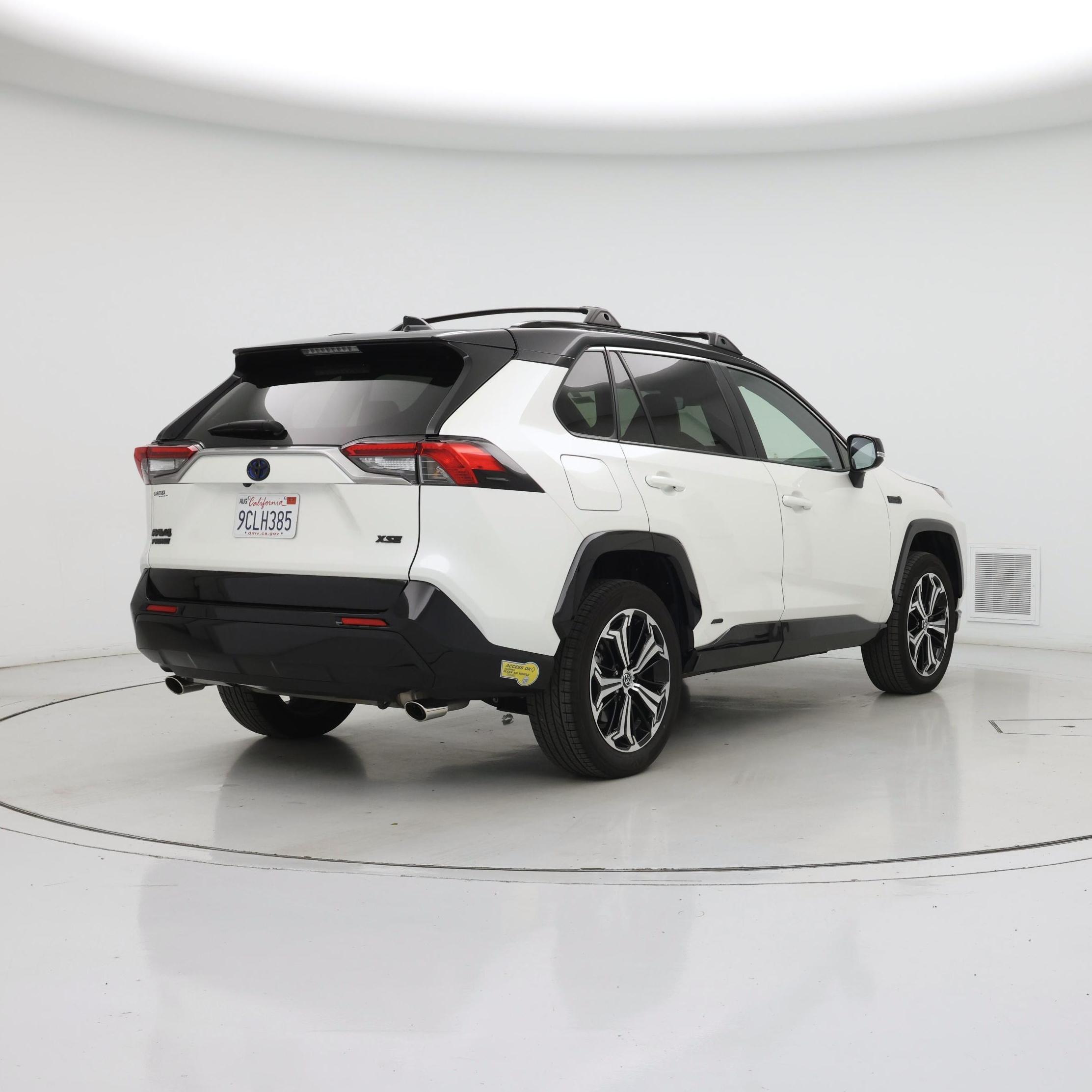 Thumbnail: 2022 Toyota RAV4 - 8