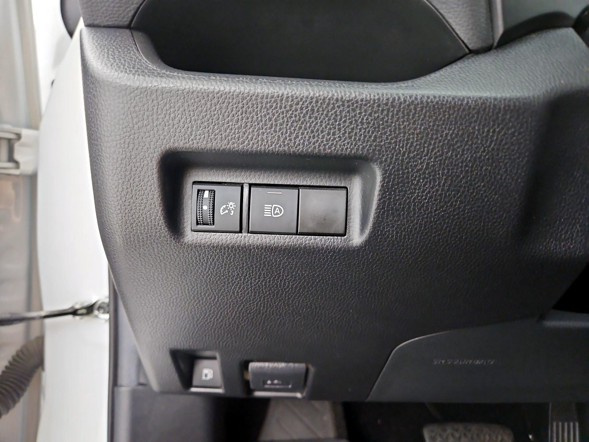 Thumbnail: 2021 Toyota RAV4 - 13