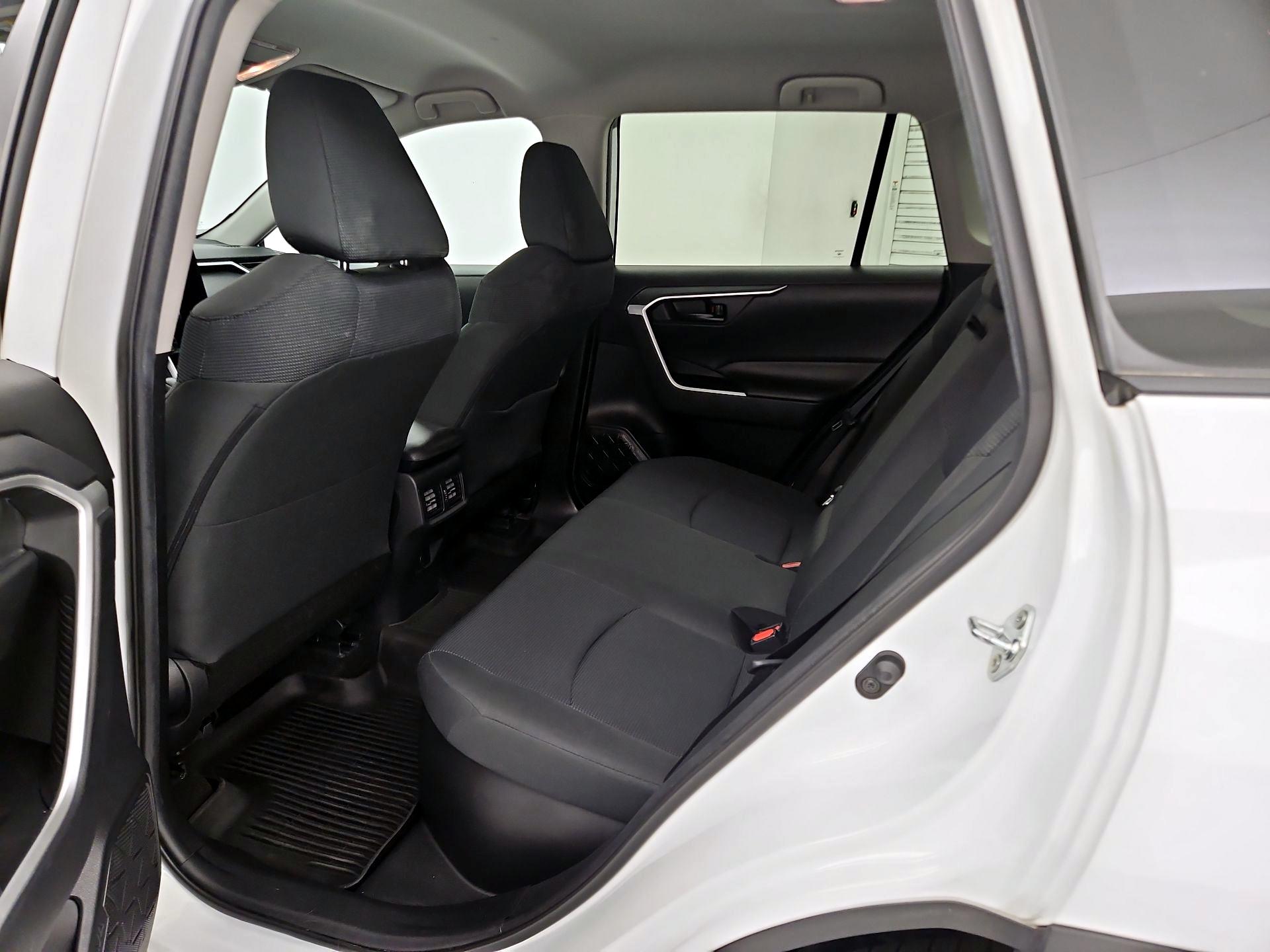 Thumbnail: 2021 Toyota RAV4 - 19