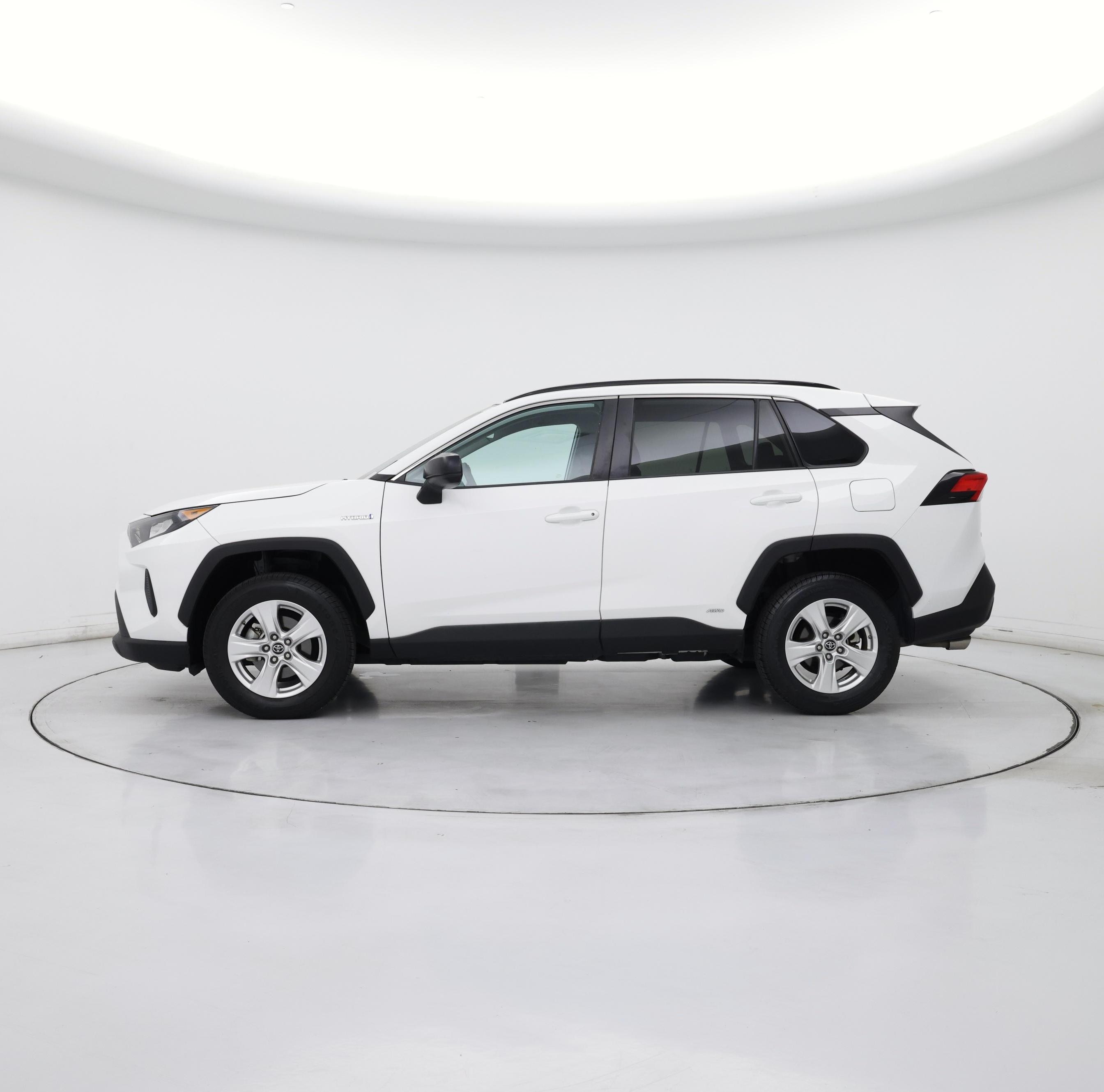 Thumbnail: 2021 Toyota RAV4 - 3