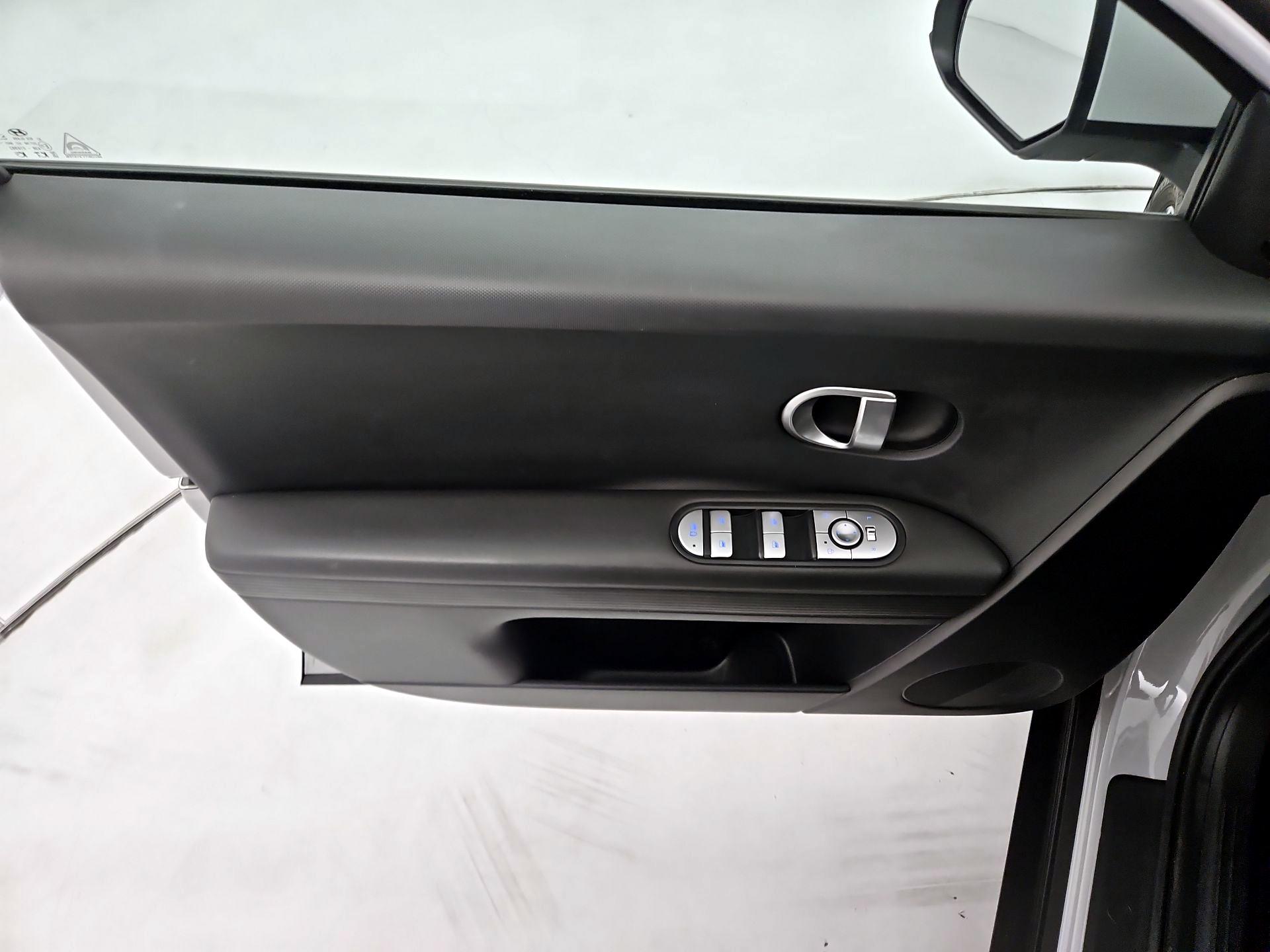 Thumbnail: 2024 Hyundai Ioniq 5 - 12