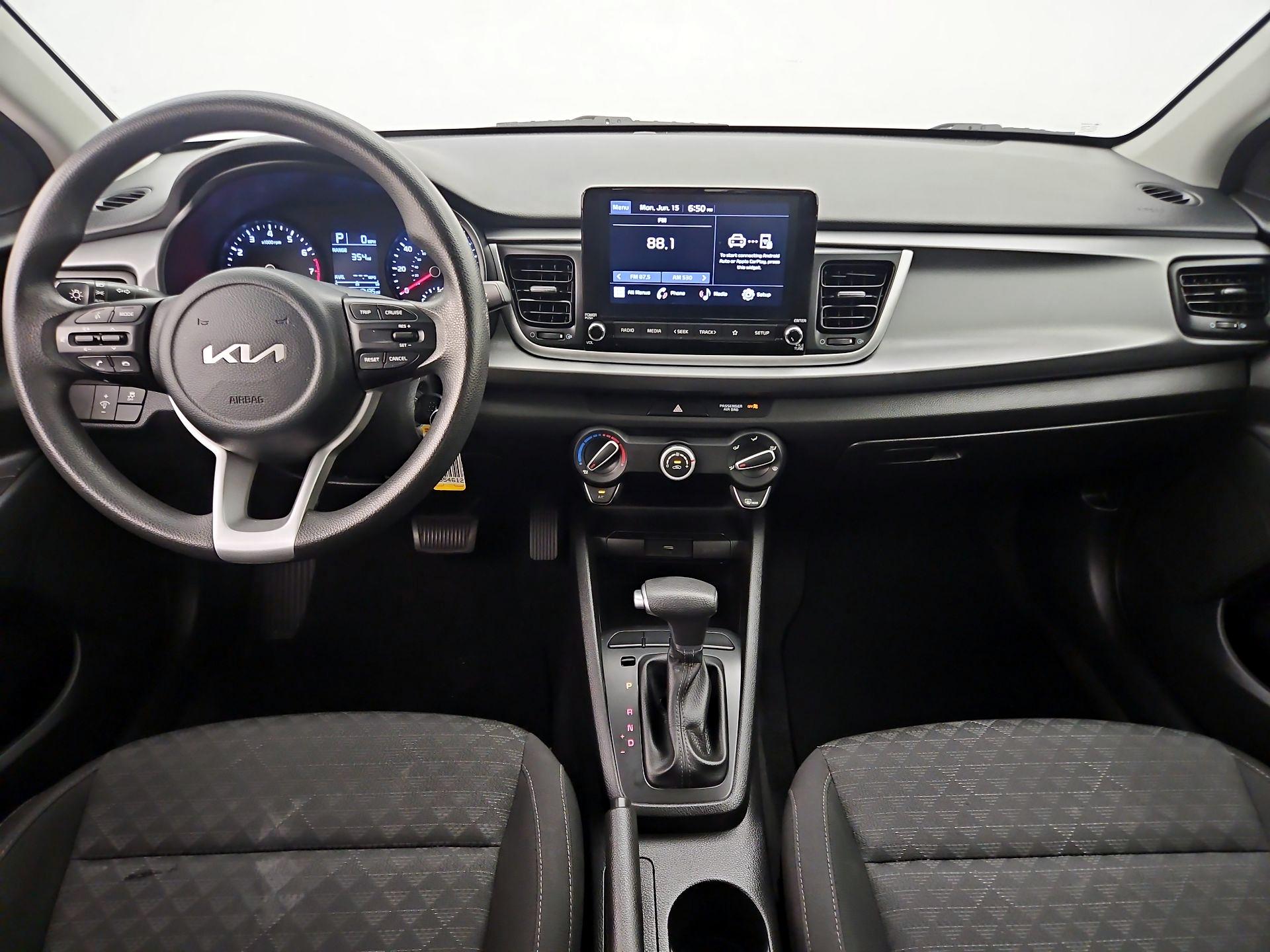 Thumbnail: 2022 Kia Rio - 9