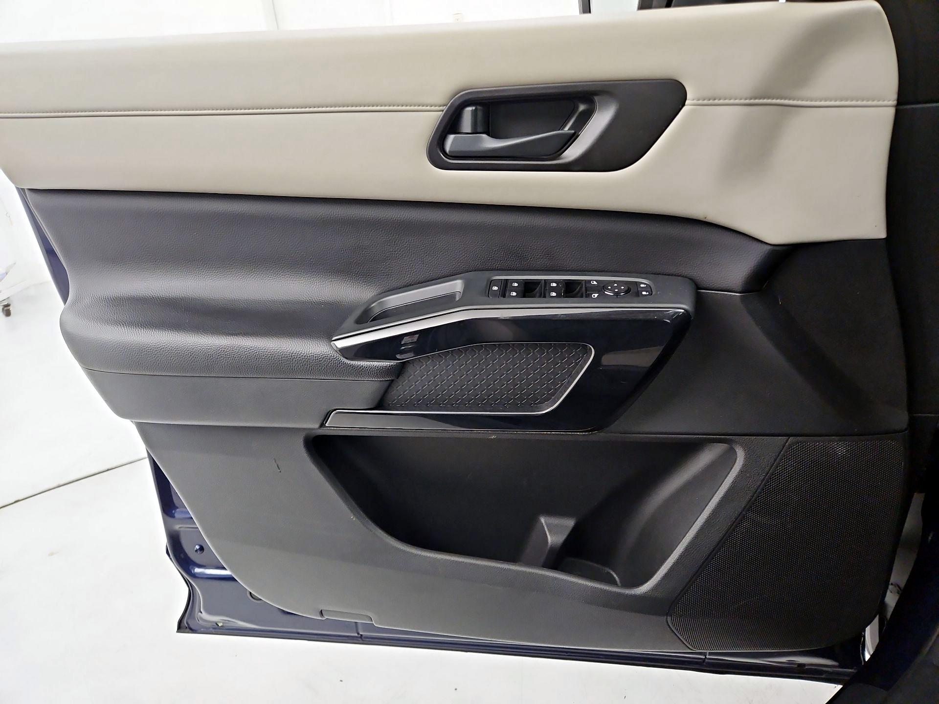 Thumbnail: 2023 Nissan Pathfinder - 12