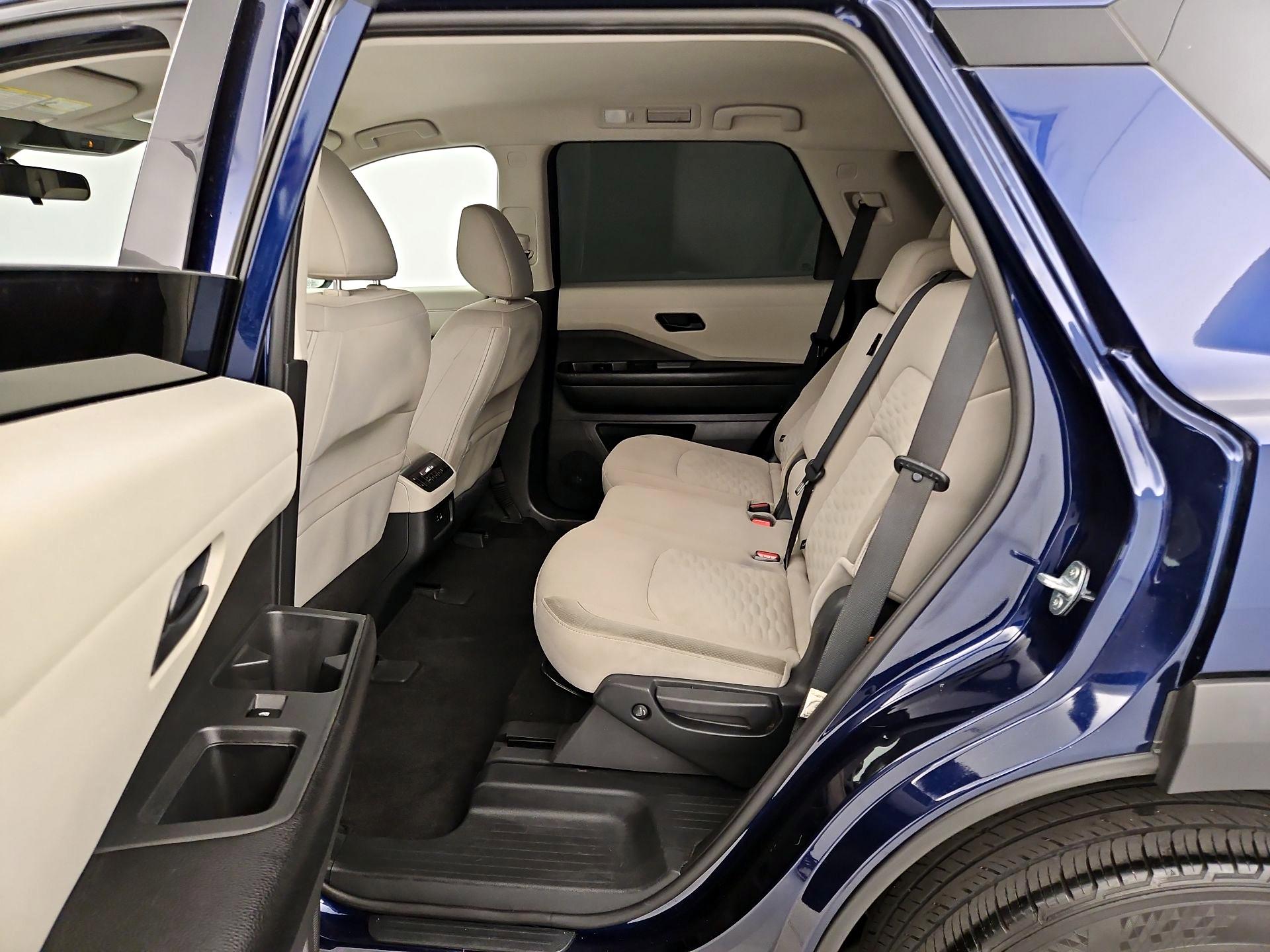 Thumbnail: 2023 Nissan Pathfinder - 16