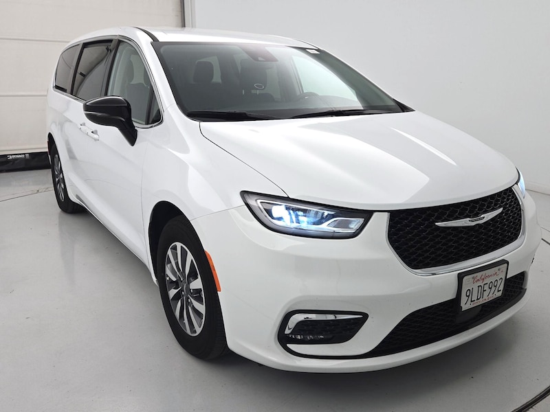 2024 Chrysler Pacifica Hybrid Select