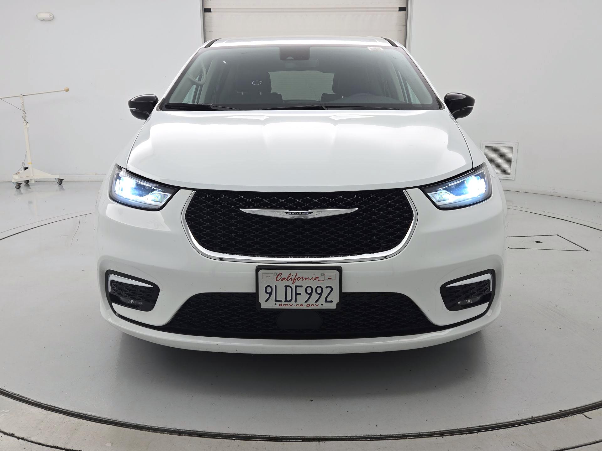 Thumbnail: 2024 Chrysler Pacifica - 2