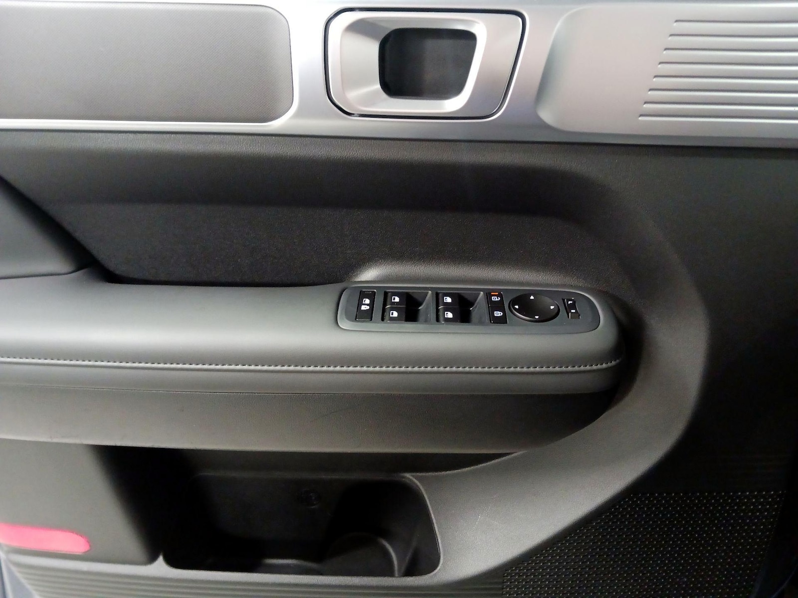 2025 Hyundai Santa Fe SEL - Photo 11