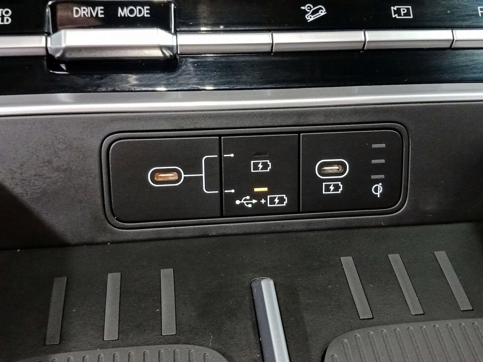 2025 Hyundai Santa Fe SEL - Photo 17