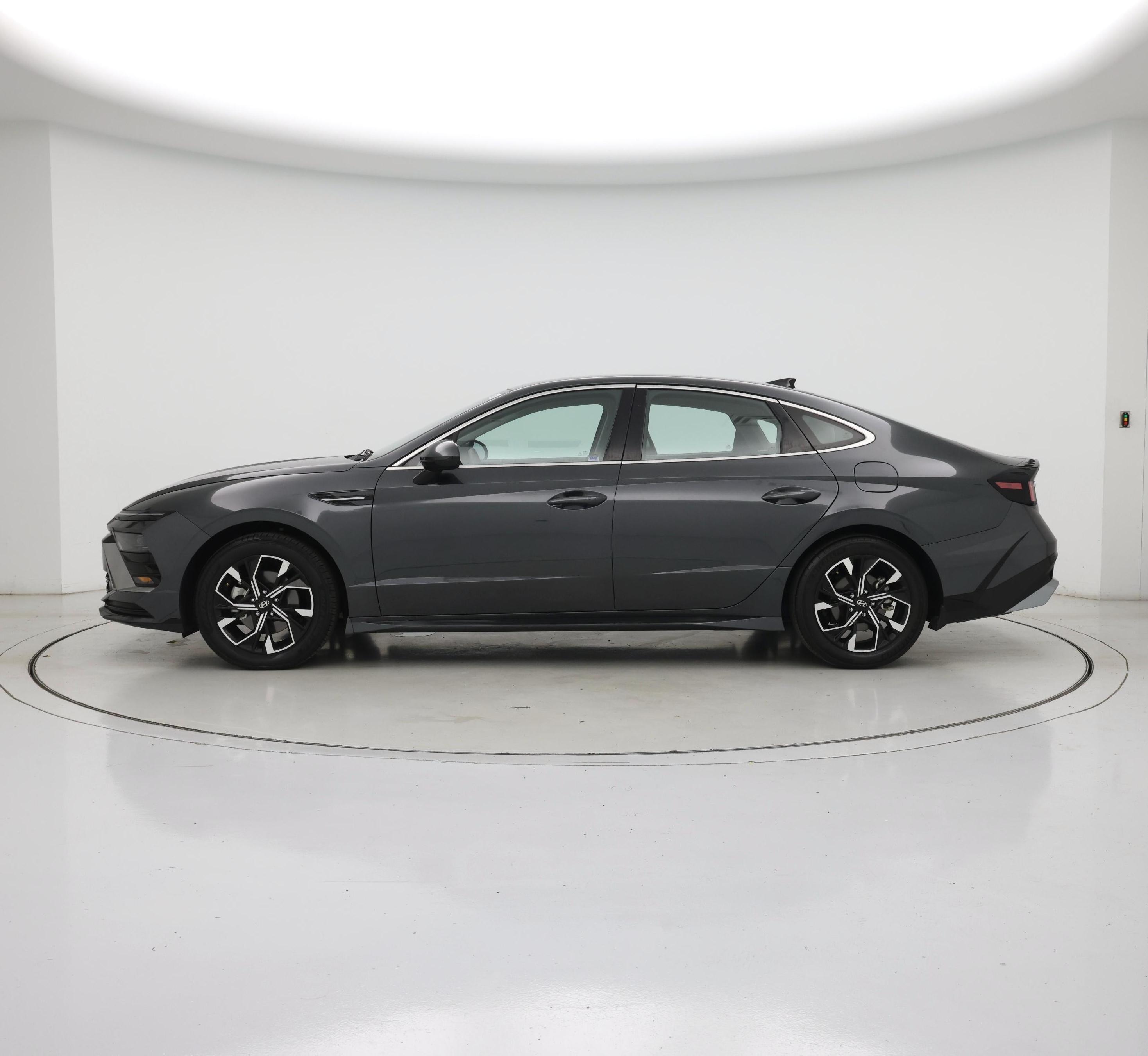 Thumbnail: 2024 Hyundai Sonata - 3