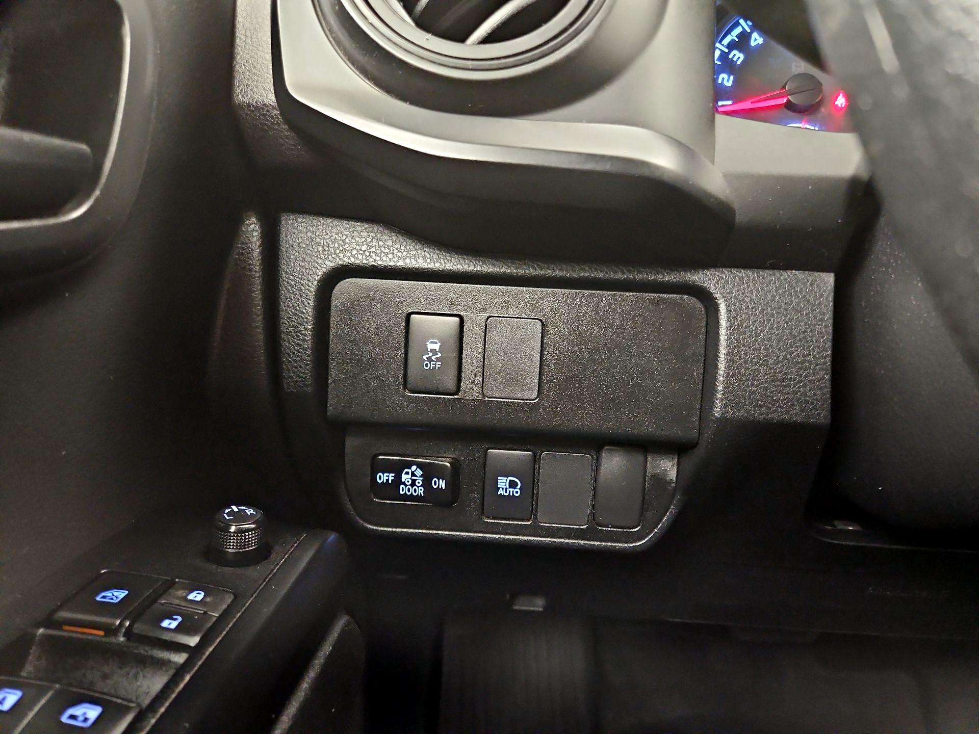 Thumbnail: 2023 Toyota Tacoma - 13