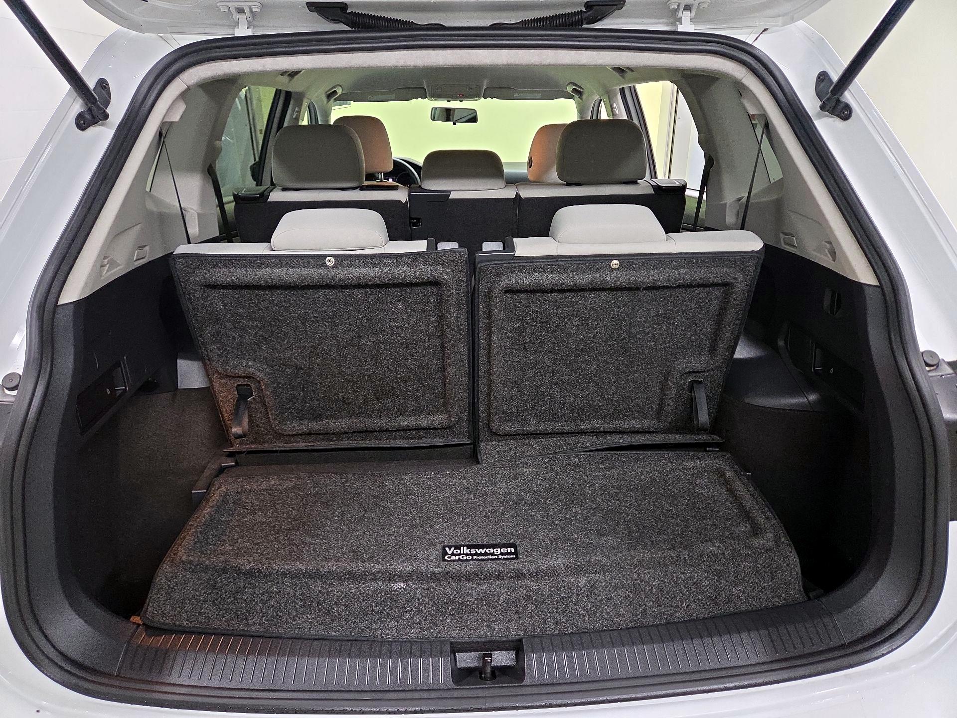 Thumbnail: 2021 Volkswagen Tiguan - 16