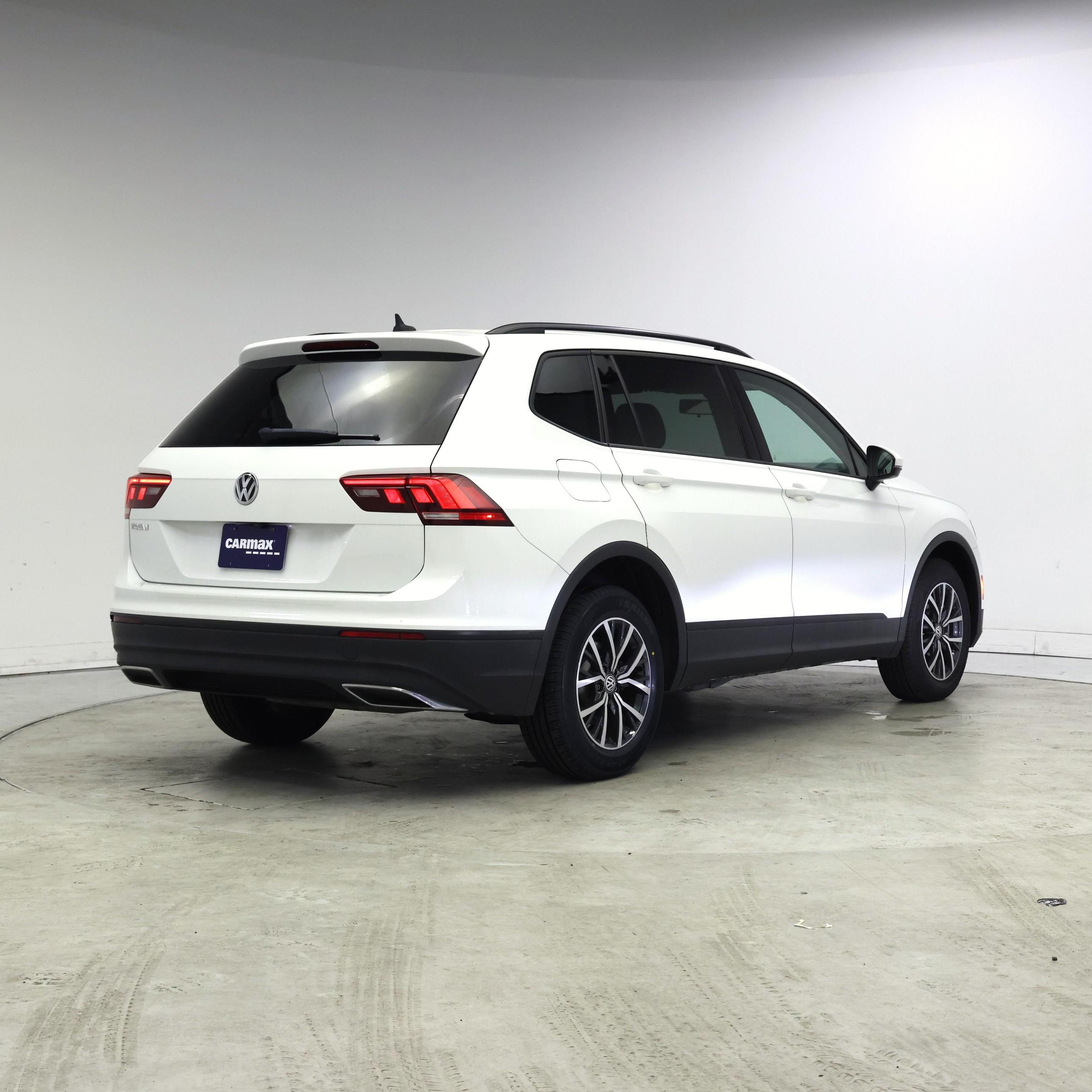 Thumbnail: 2021 Volkswagen Tiguan - 8