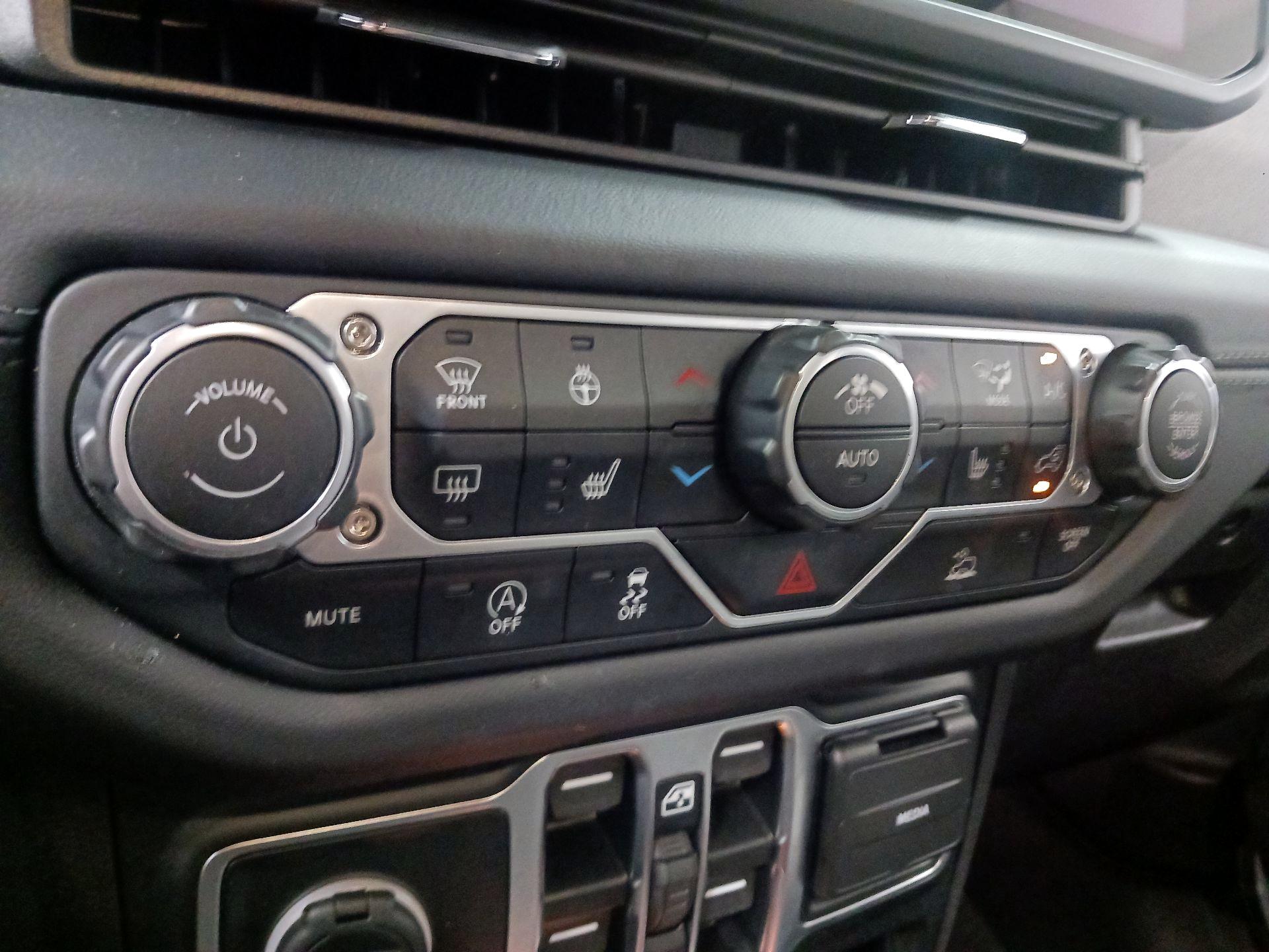 Thumbnail: 2025 Jeep Wrangler - 16