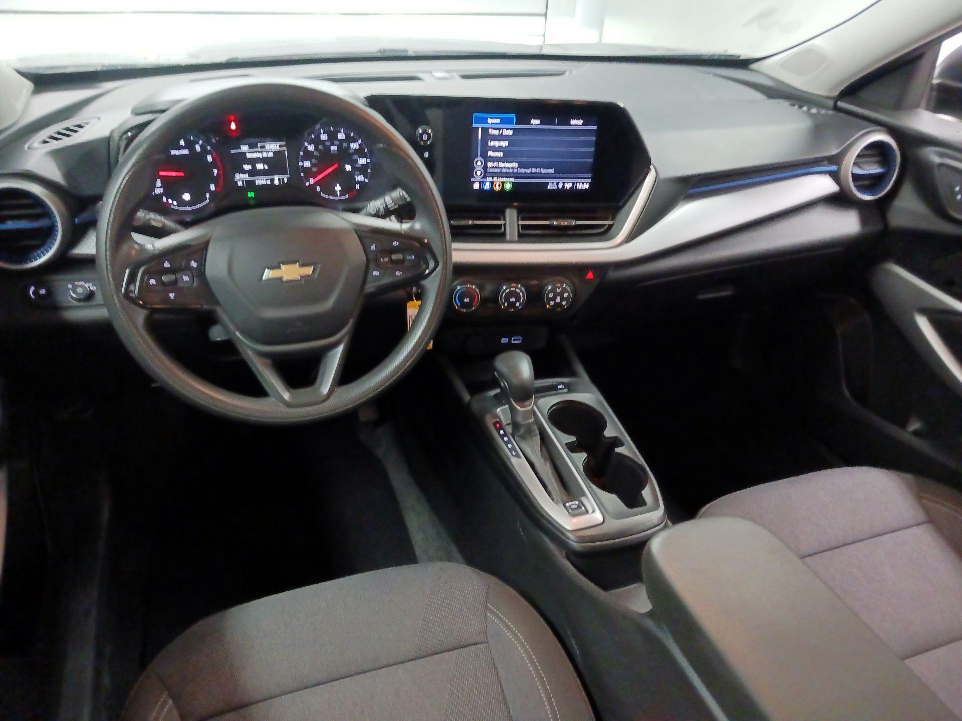 Thumbnail: 2024 Chevrolet Trax - 9