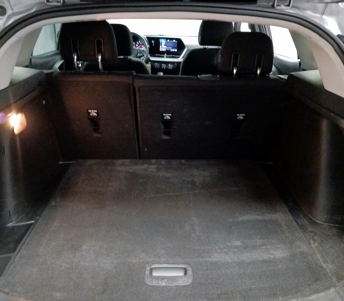 Trunk/Cargo (Seats Up)